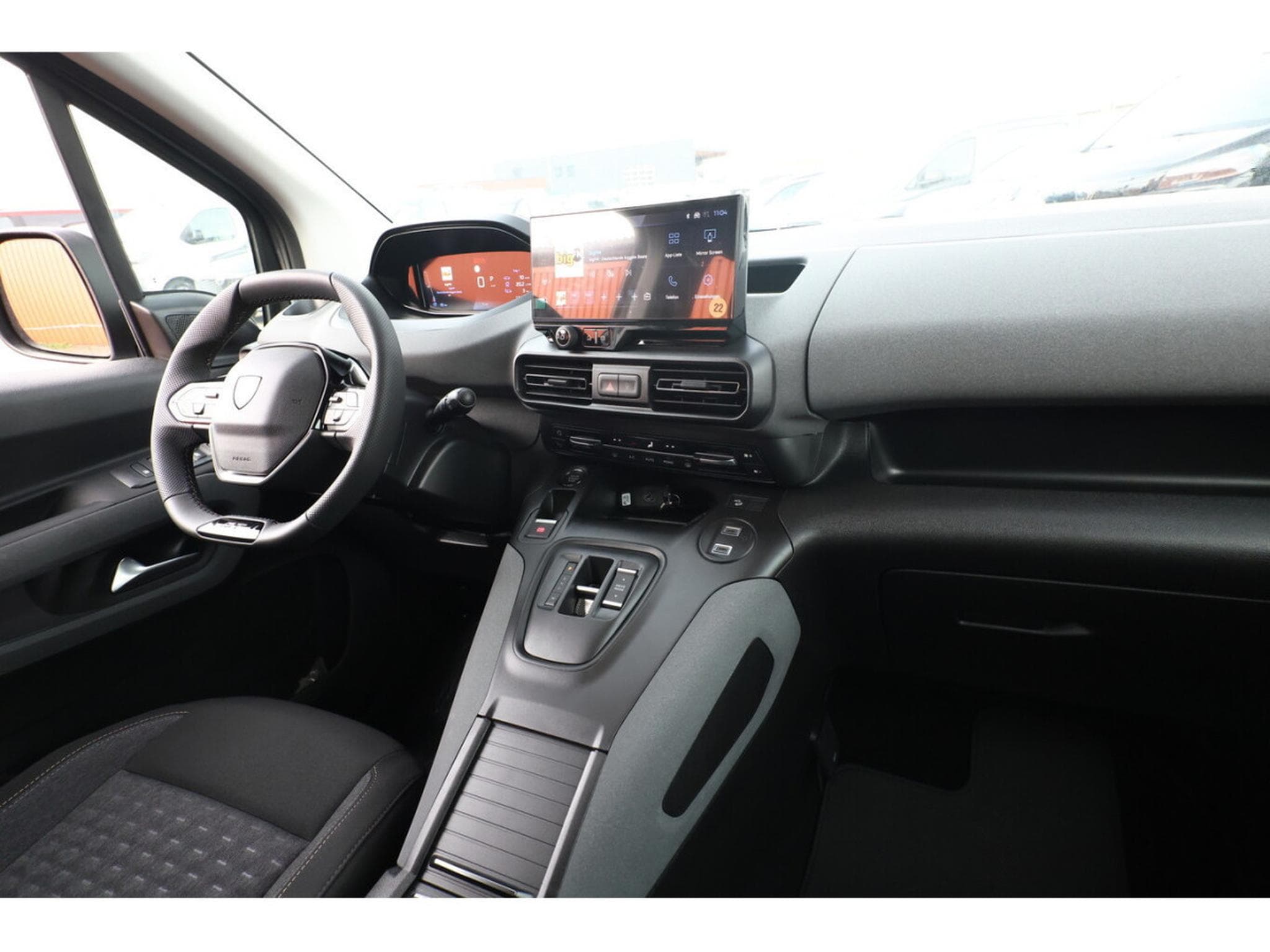 Peugeot Rifter 1.5 BlueHDI 130 EAT8 L1 GT (2026) - Photo 9