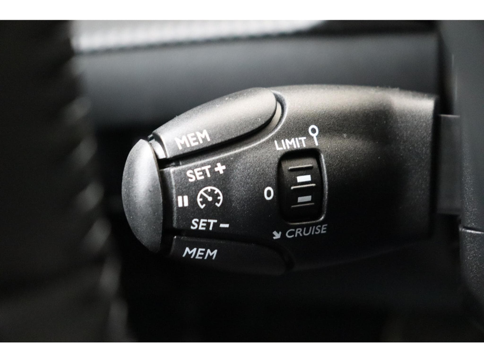Peugeot 208 1.2 PureTech 100 Envy (2026) - Photo 22