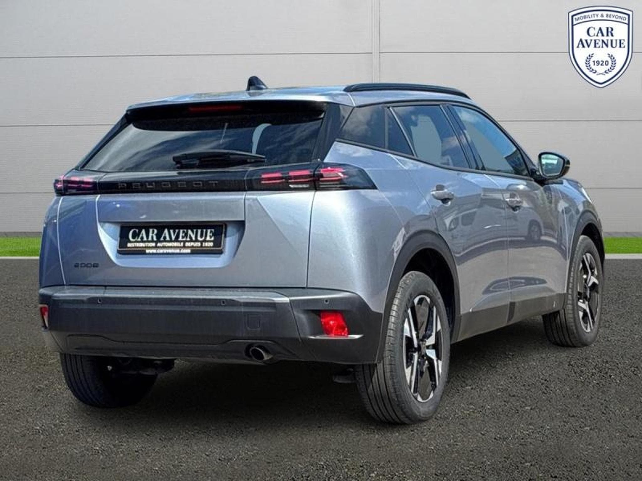 PEUGEOT 2008 1.2 100ch S&S Allure (2024) - Foto 2