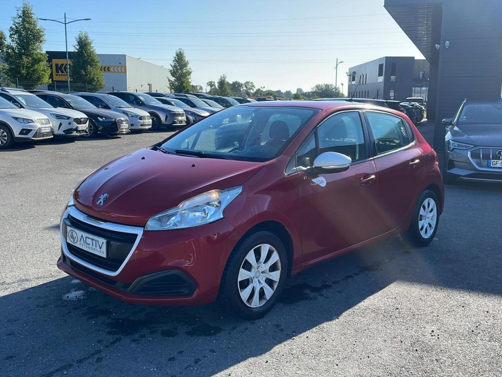 Peugeot 208 1.0 PURETECH LIKE 5P (2015) - Photo 1