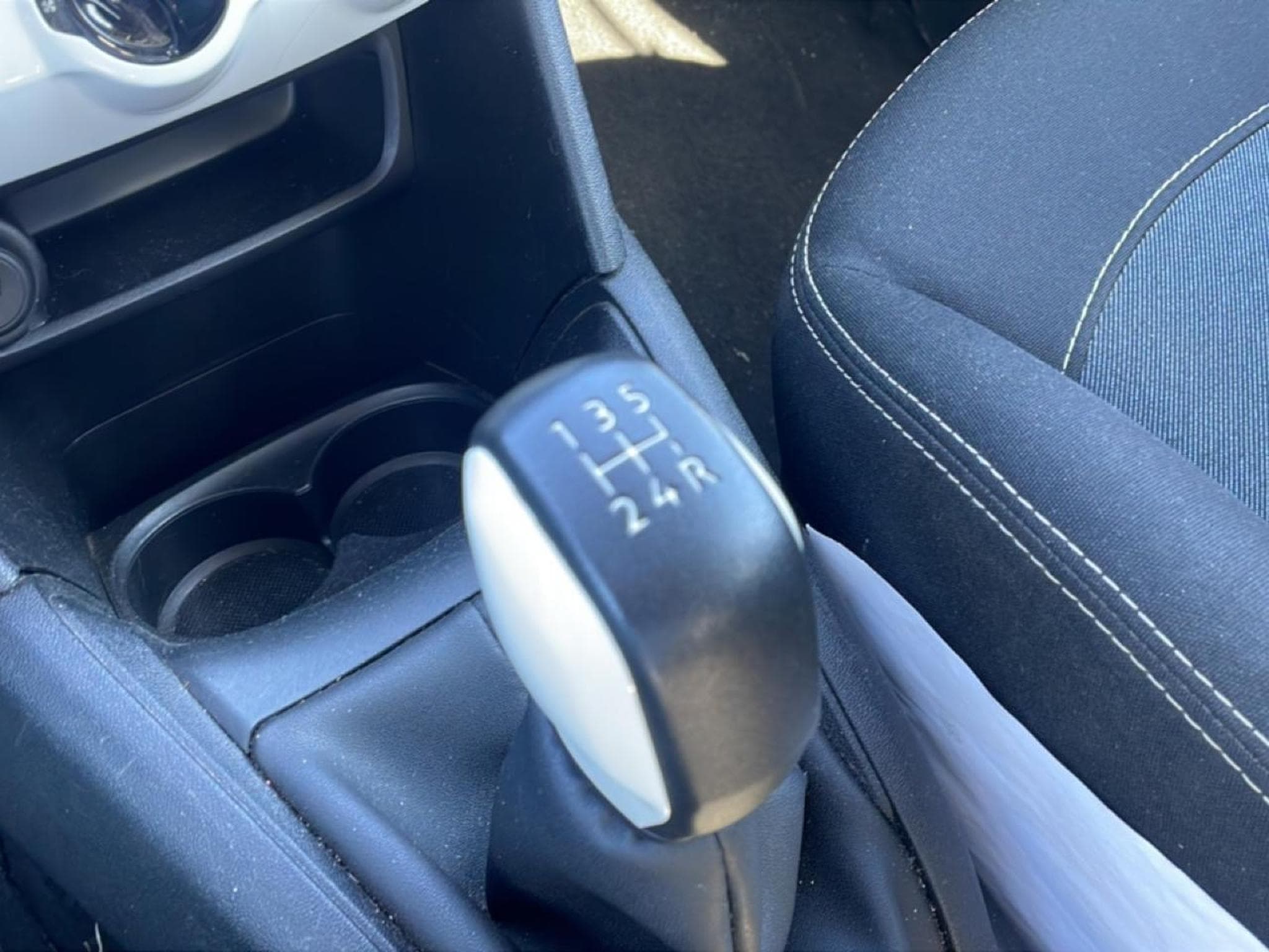 Peugeot 208 1.0 PURETECH LIKE 5P (2015) - Photo 17
