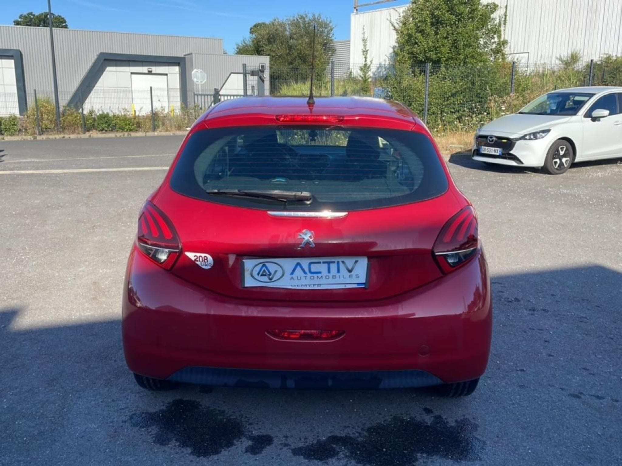 Peugeot 208 1.0 PURETECH LIKE 5P (2015) - Photo 6