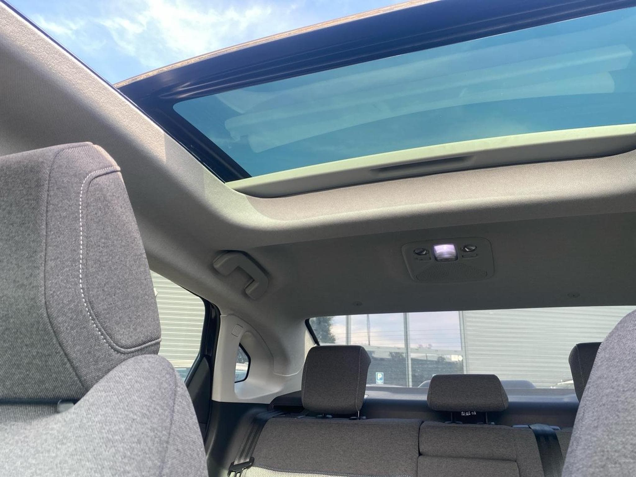 Citroen C4 X MOTEUR ELECTRIQUE 136 (100 KW) SHINE AUTOMATIQUE (2023) - Photo 16