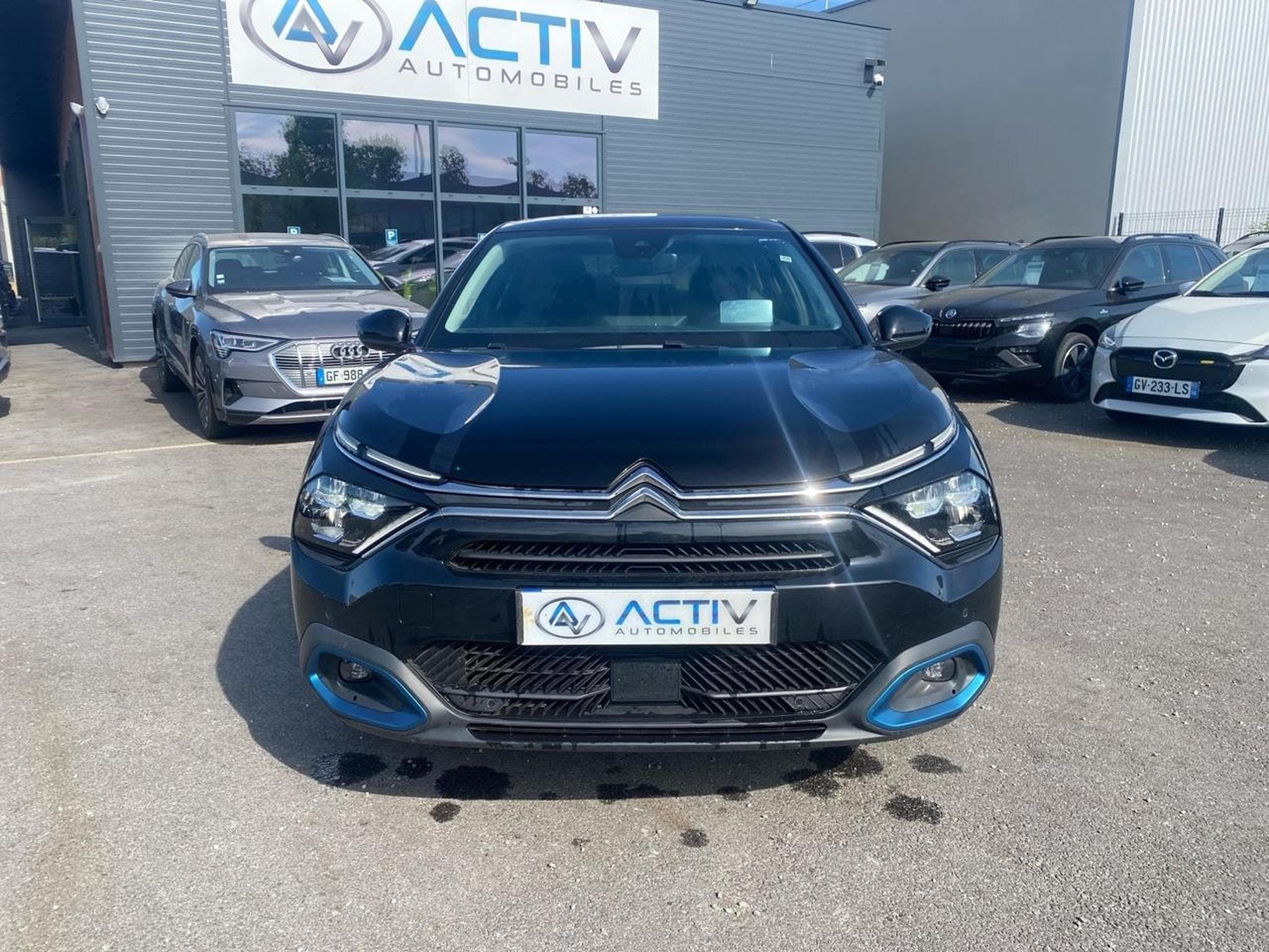 Citroen C4 X MOTEUR ELECTRIQUE 136 (100 KW) SHINE AUTOMATIQUE (2023) - Photo 2