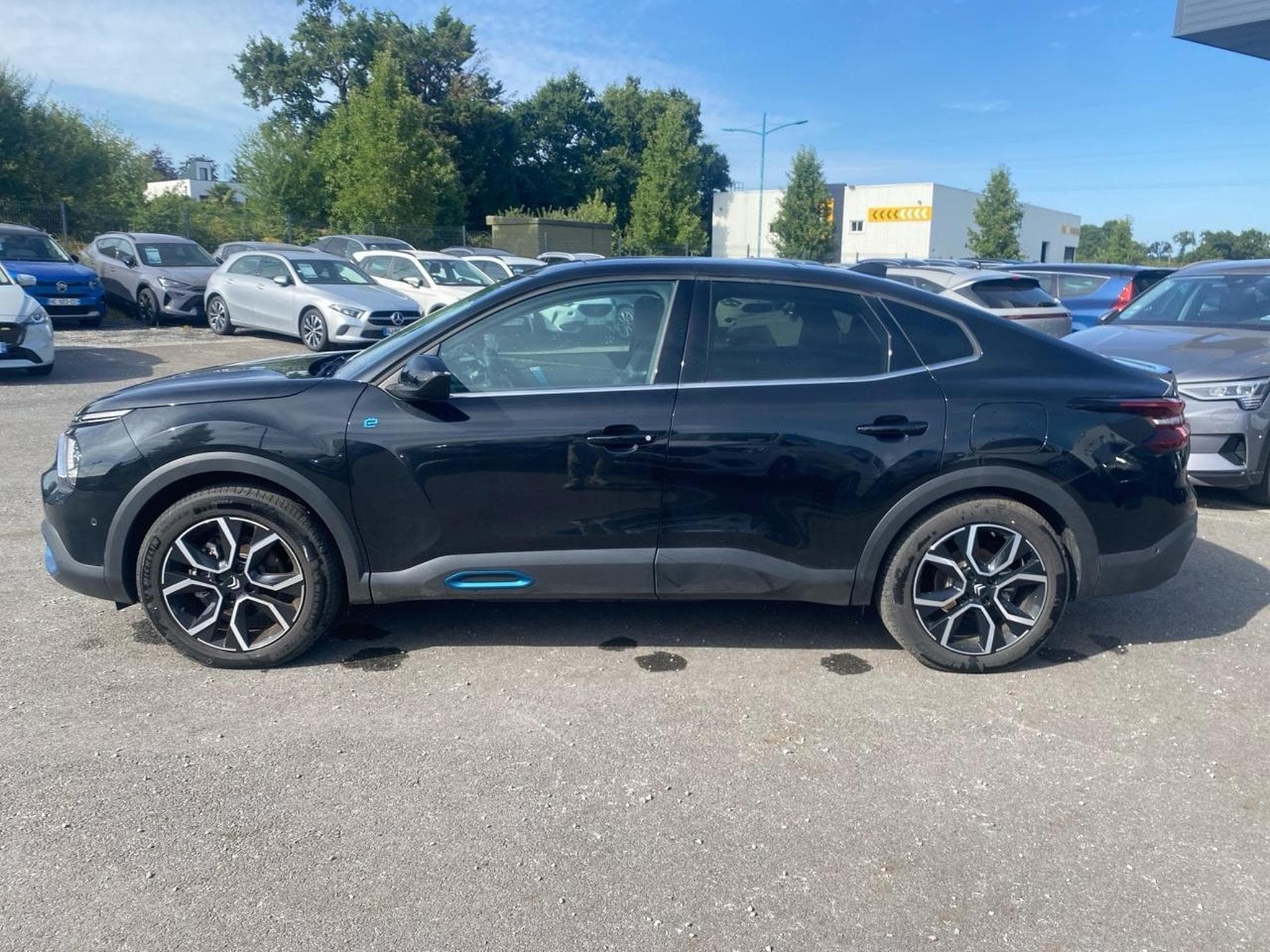 Citroen C4 X MOTEUR ELECTRIQUE 136 (100 KW) SHINE AUTOMATIQUE (2023) - Photo 8