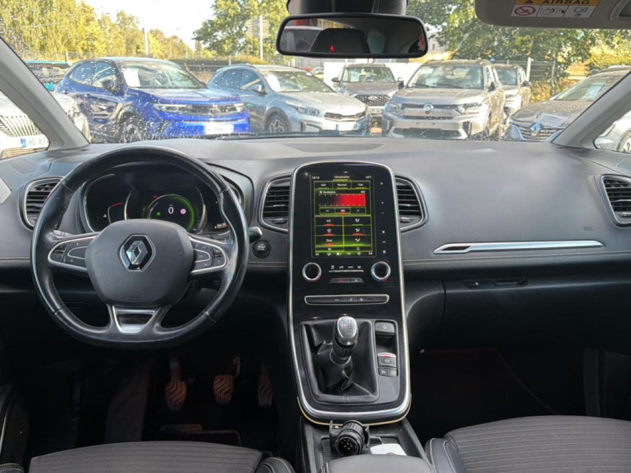 Renault Scenic 1.3 TCE 140 FAP INTENS (2019) - Foto 10