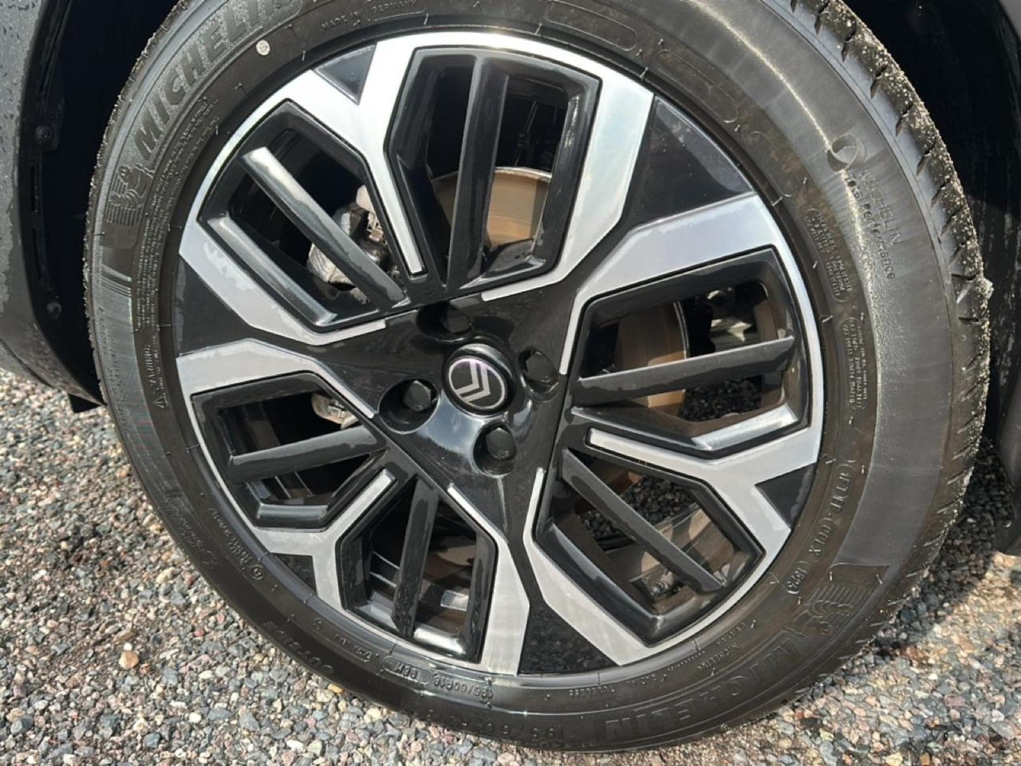 Citroen C4 X 1.2 HYBRIDE 145 MAX E-DCS6 (2025) - Photo 9