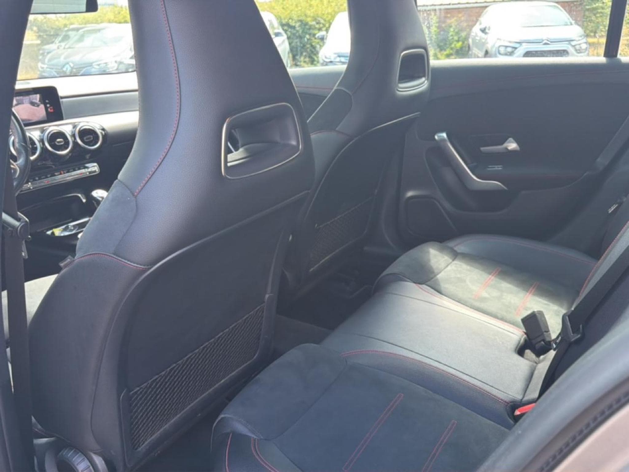 Mercedes CLA SHOOTING BRAKE 180 D 116 AMG LINE (2020) - Photo 13