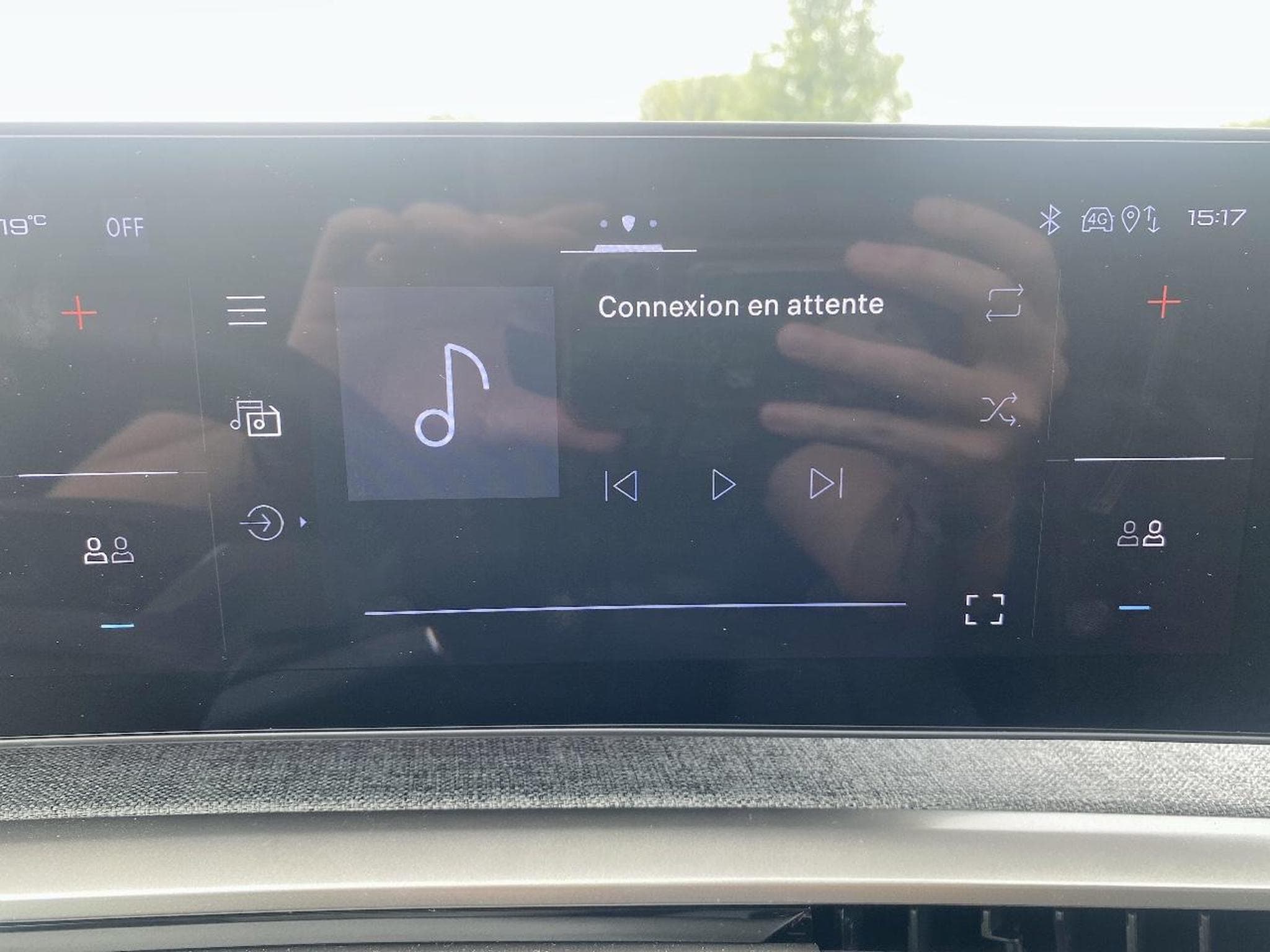 Peugeot 3008 1.2 HYBRID 145 ALLURE E-DCS6 (2025) - Photo 17