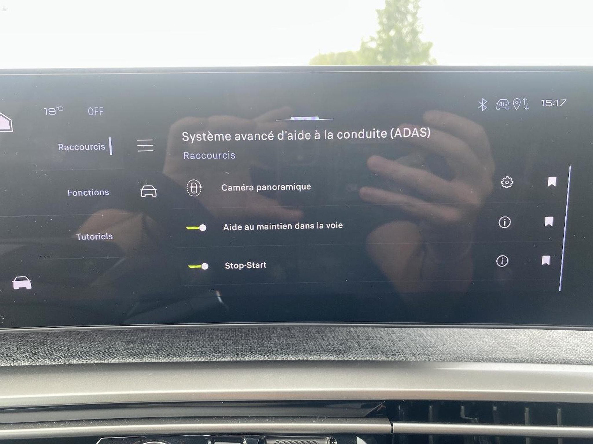Peugeot 3008 1.2 HYBRID 145 ALLURE E-DCS6 (2025) - Photo 20
