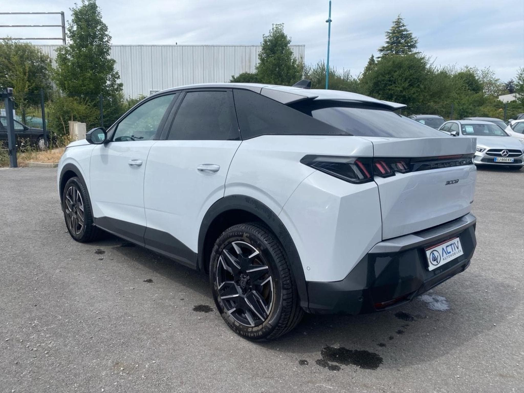 Peugeot 3008 1.2 HYBRID 145 ALLURE E-DCS6 (2025) - Photo 7
