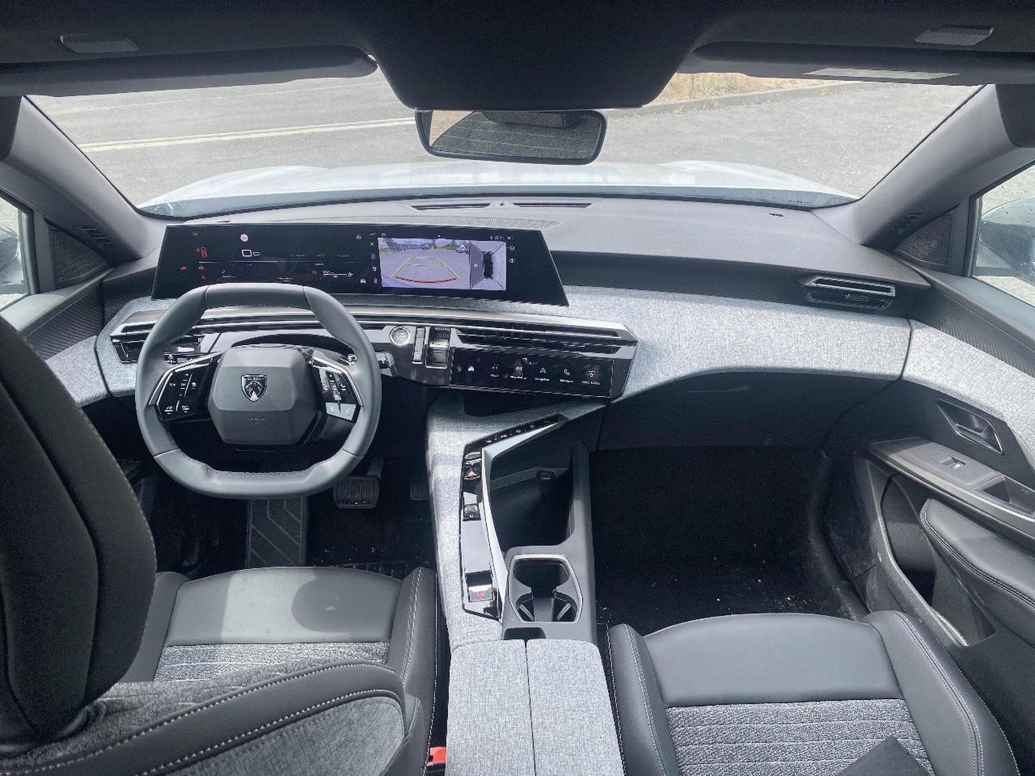 Peugeot 3008 1.2 HYBRID 145 ALLURE E-DCS6 (2025) - Photo 9