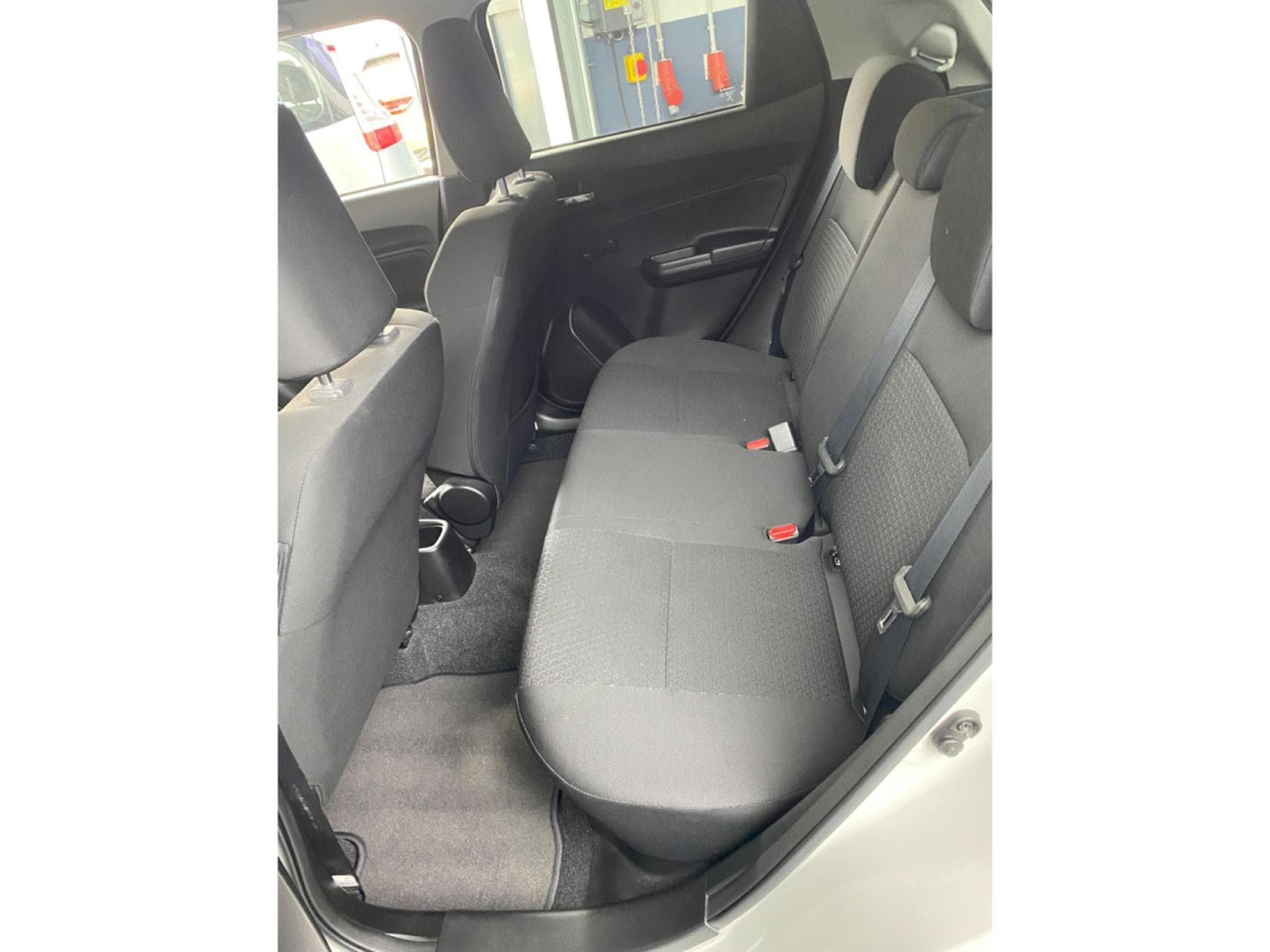 Suzuki Swift 1.0 essence (2018) - Photo 12