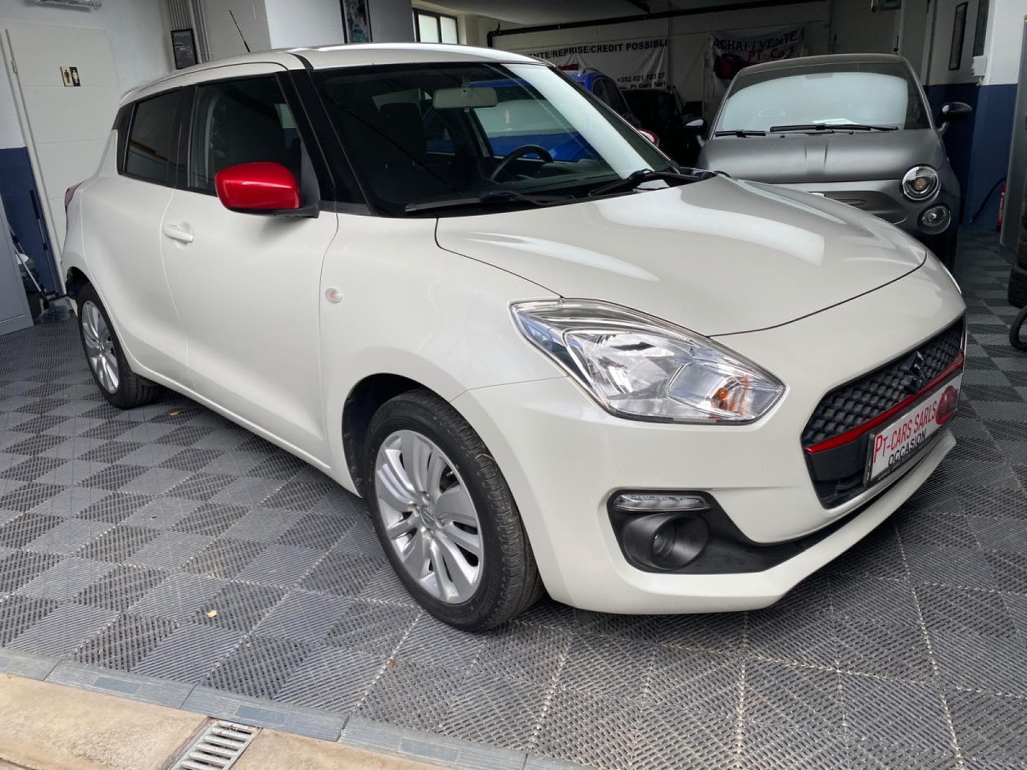 Suzuki Swift 1.0 essence (2018) - Photo 3