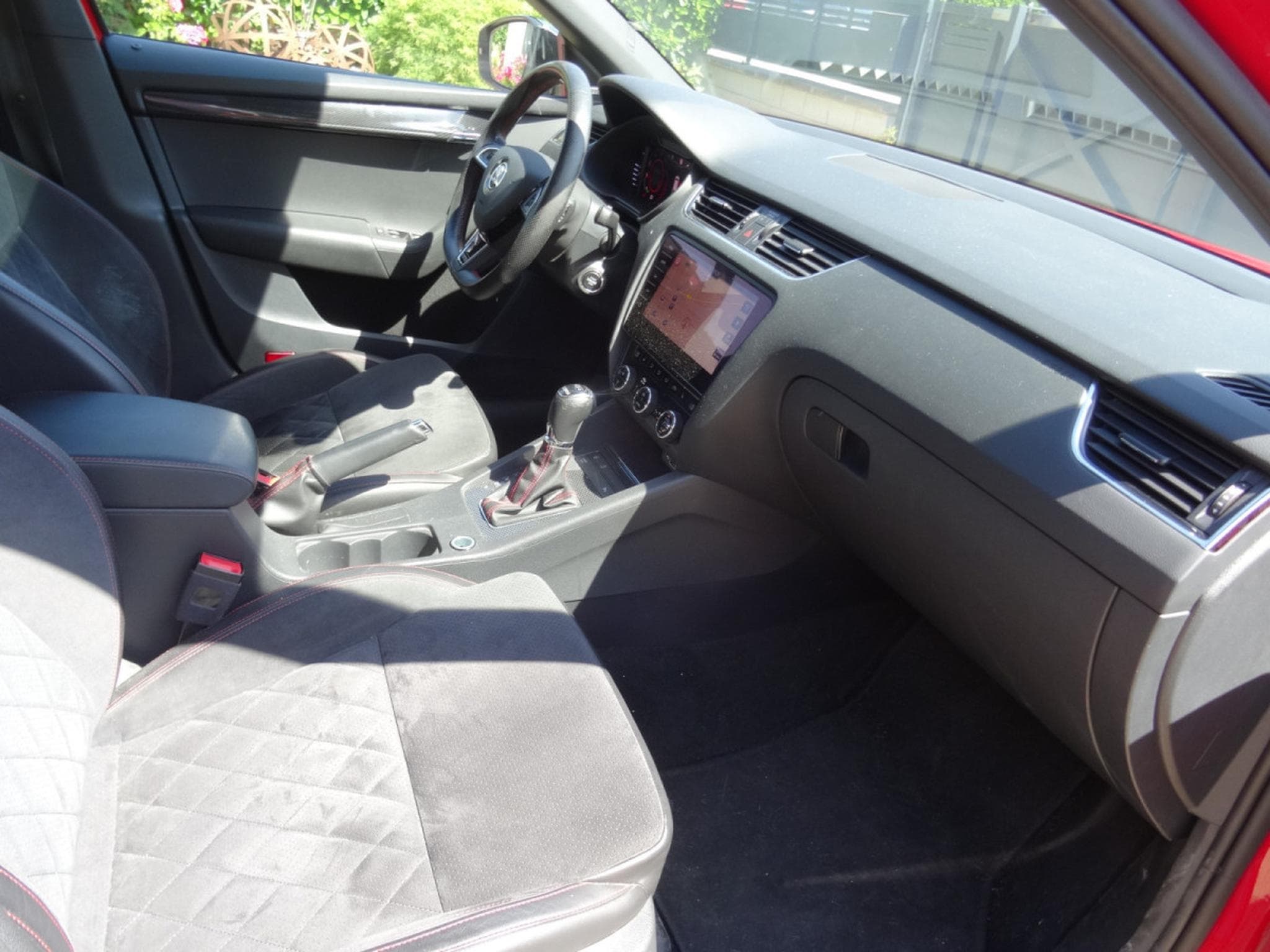 Skoda Octavia RS DSG (2019) - Photo 18