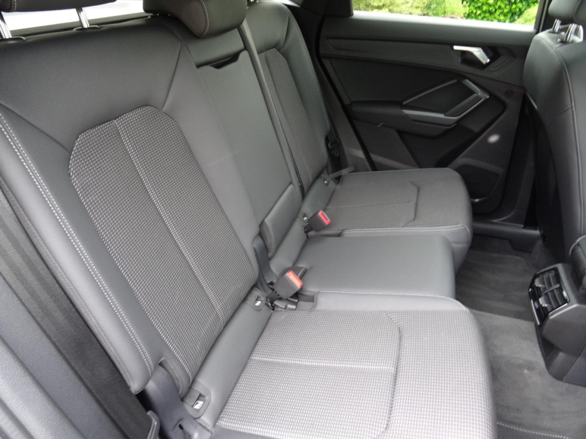 Audi Q3 Sportback S-Line 45 TFSI 245CV quattro S (2025) - Photo 17