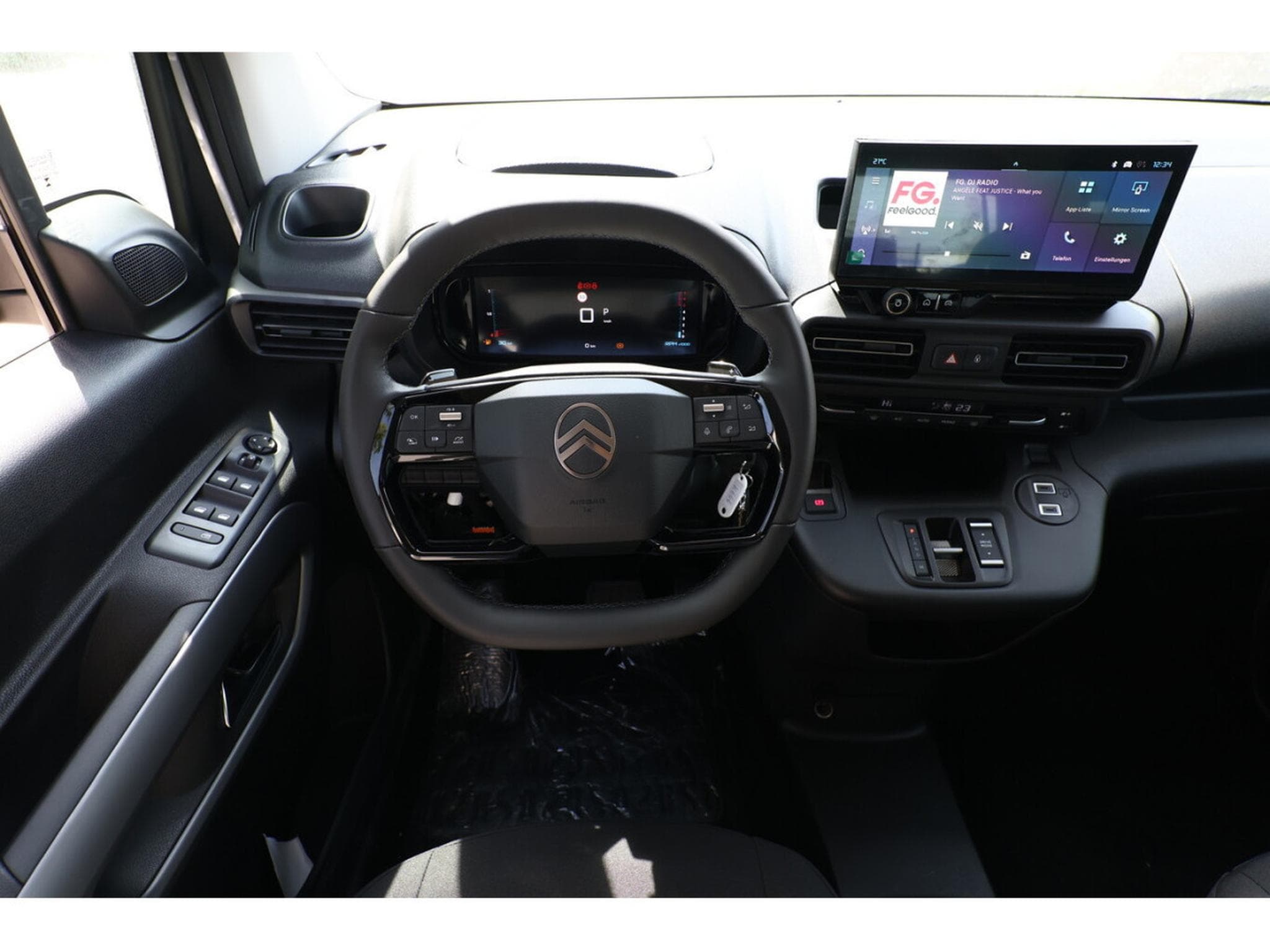 Citroën Berlingo 1.5 BlueHDi 130 EAT8 MAX (2026) - Photo 8