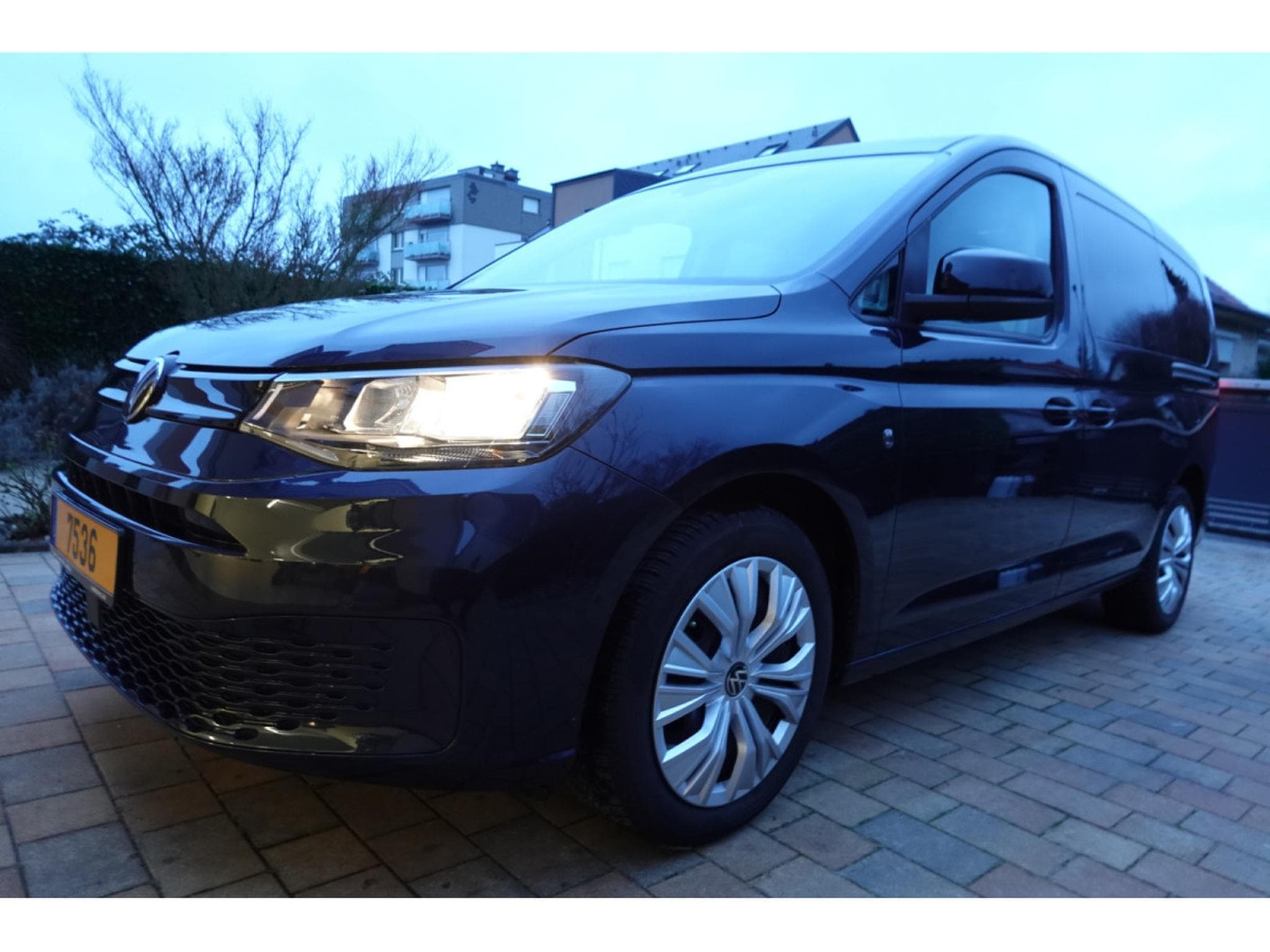 VW Caddy Maxy 2.0 TDI DSG 7 places (2024) - Photo 9