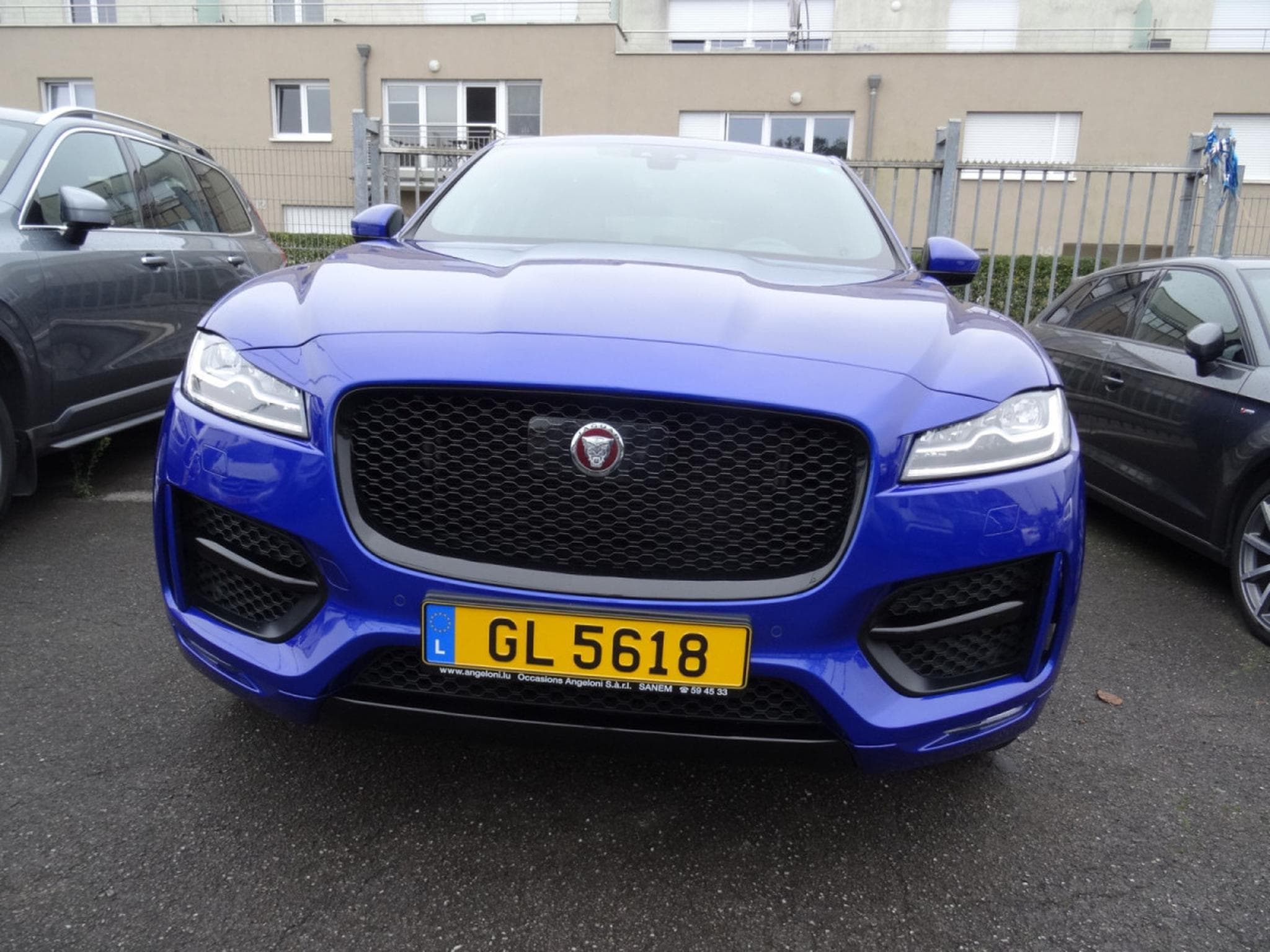 Jaguar F-Pace 2.0 d R-Sport 241CV (2020) - Photo 11
