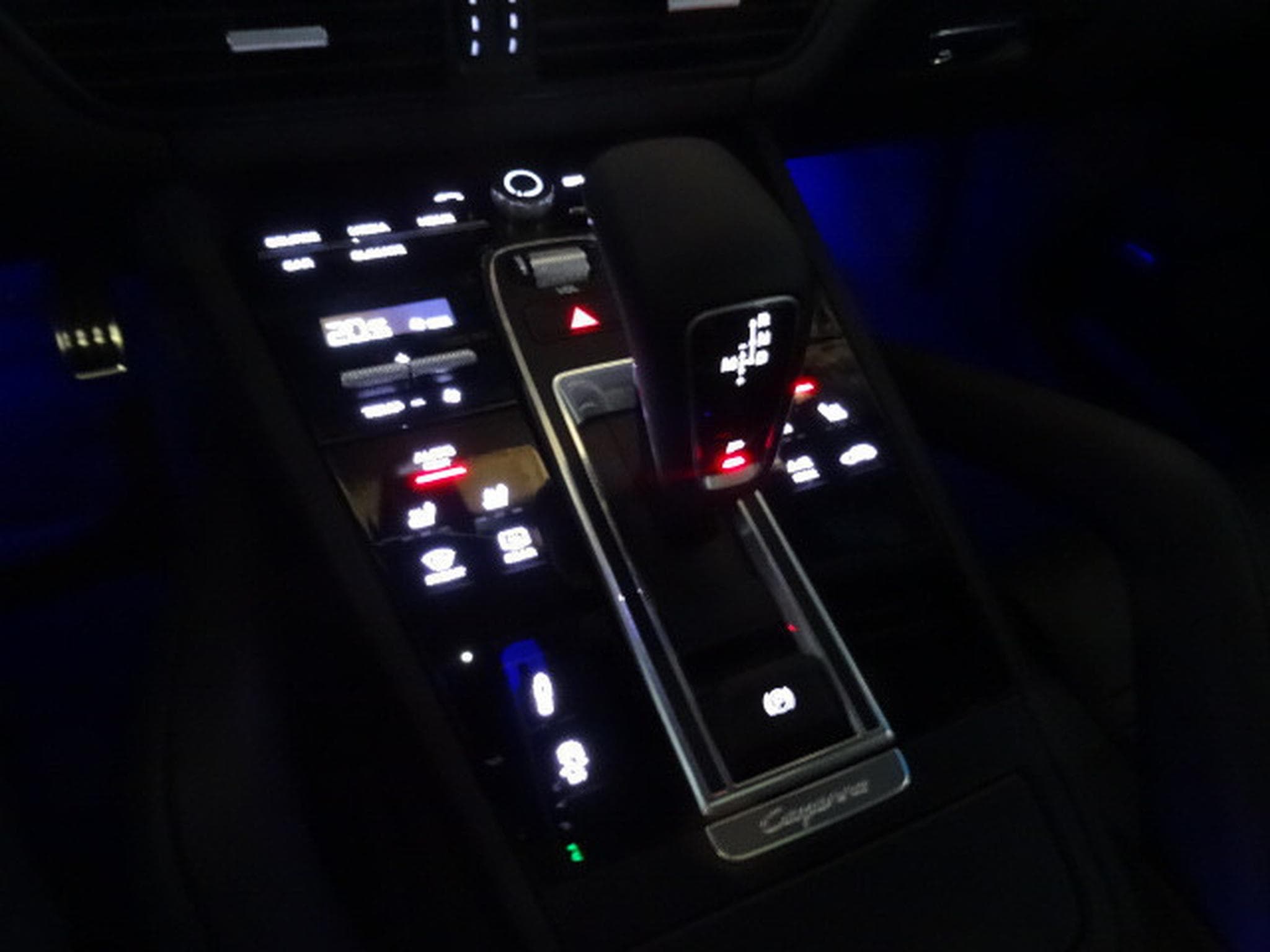 Porsche Cayenne S (2018) - Photo 18