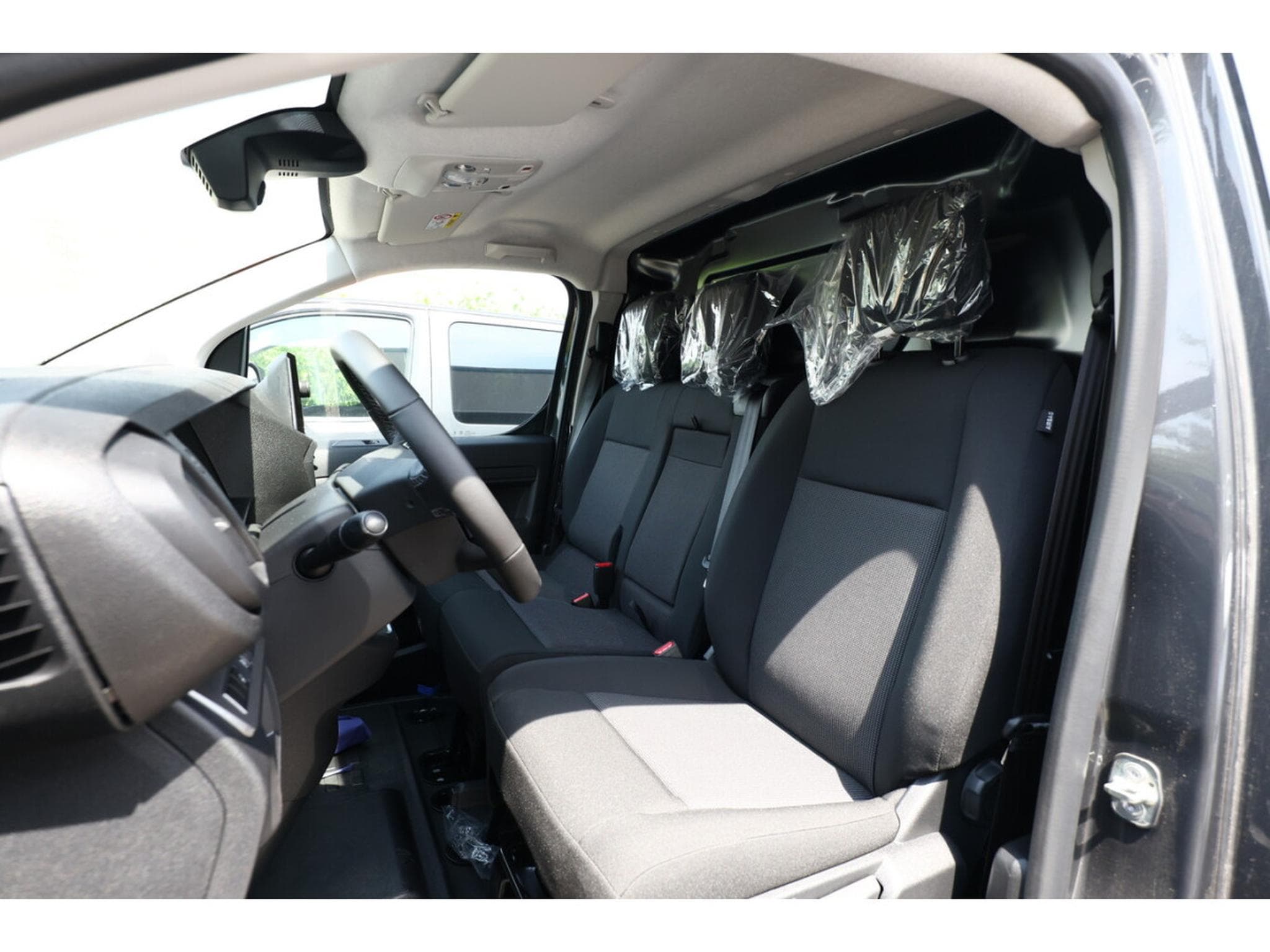 Citroën Jumpy 2.0 BlueHDI EAT8 150 XL Confort (2026) - Foto 6