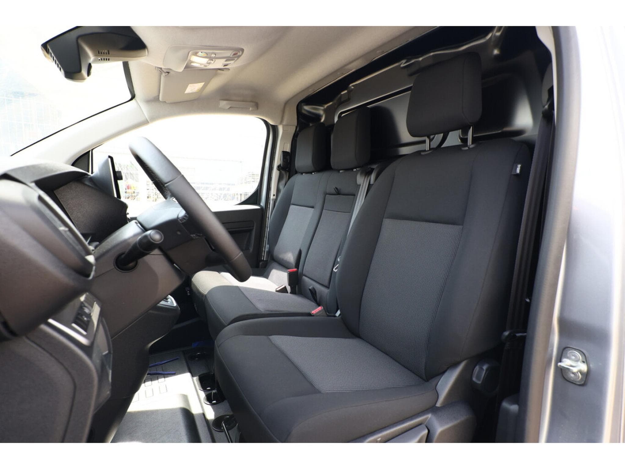 Citroën Jumpy 2.0 BlueHDI EAT8 150 XL Confort (2026) - Foto 6