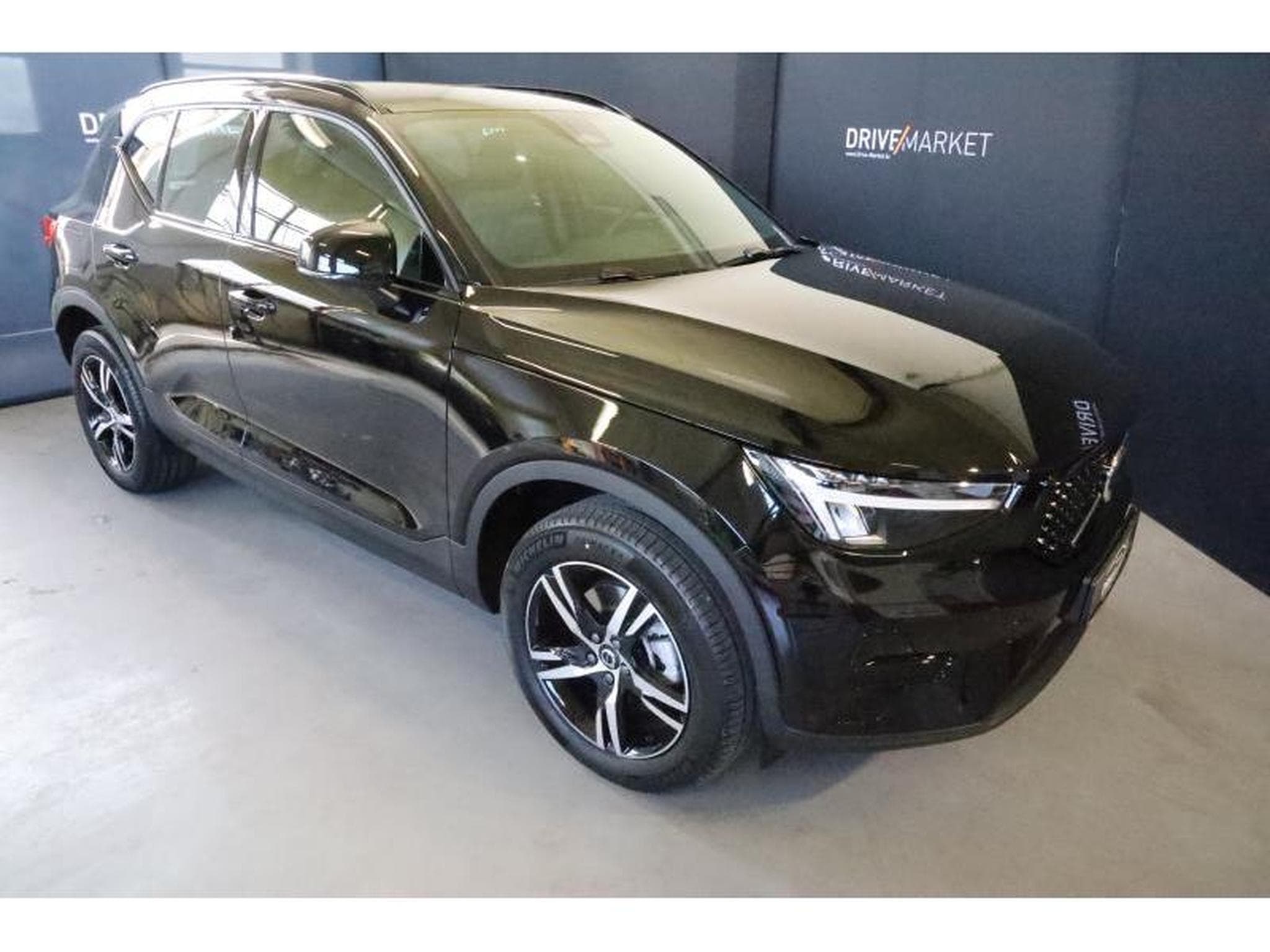Volvo XC40 Plus (2025) - Foto 1
