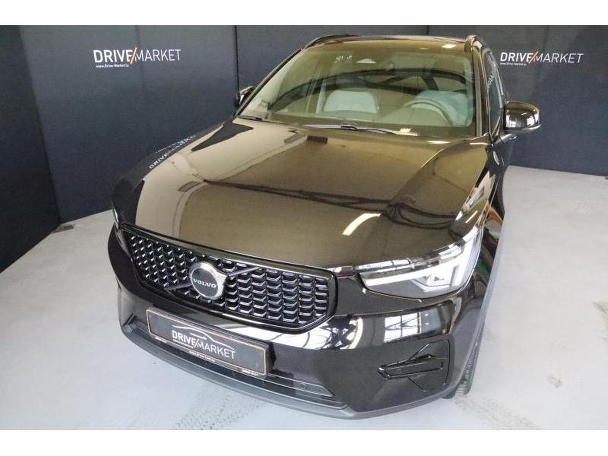 Volvo XC40 Plus (2025) - Foto 16