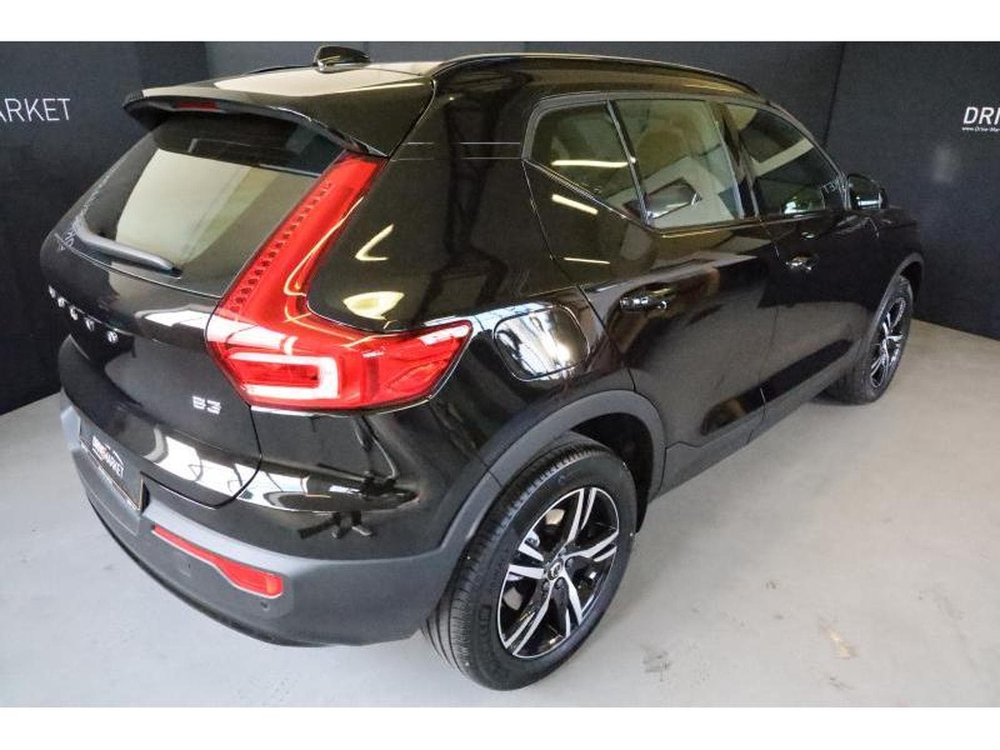 Volvo XC40 Plus (2025) - Foto 17