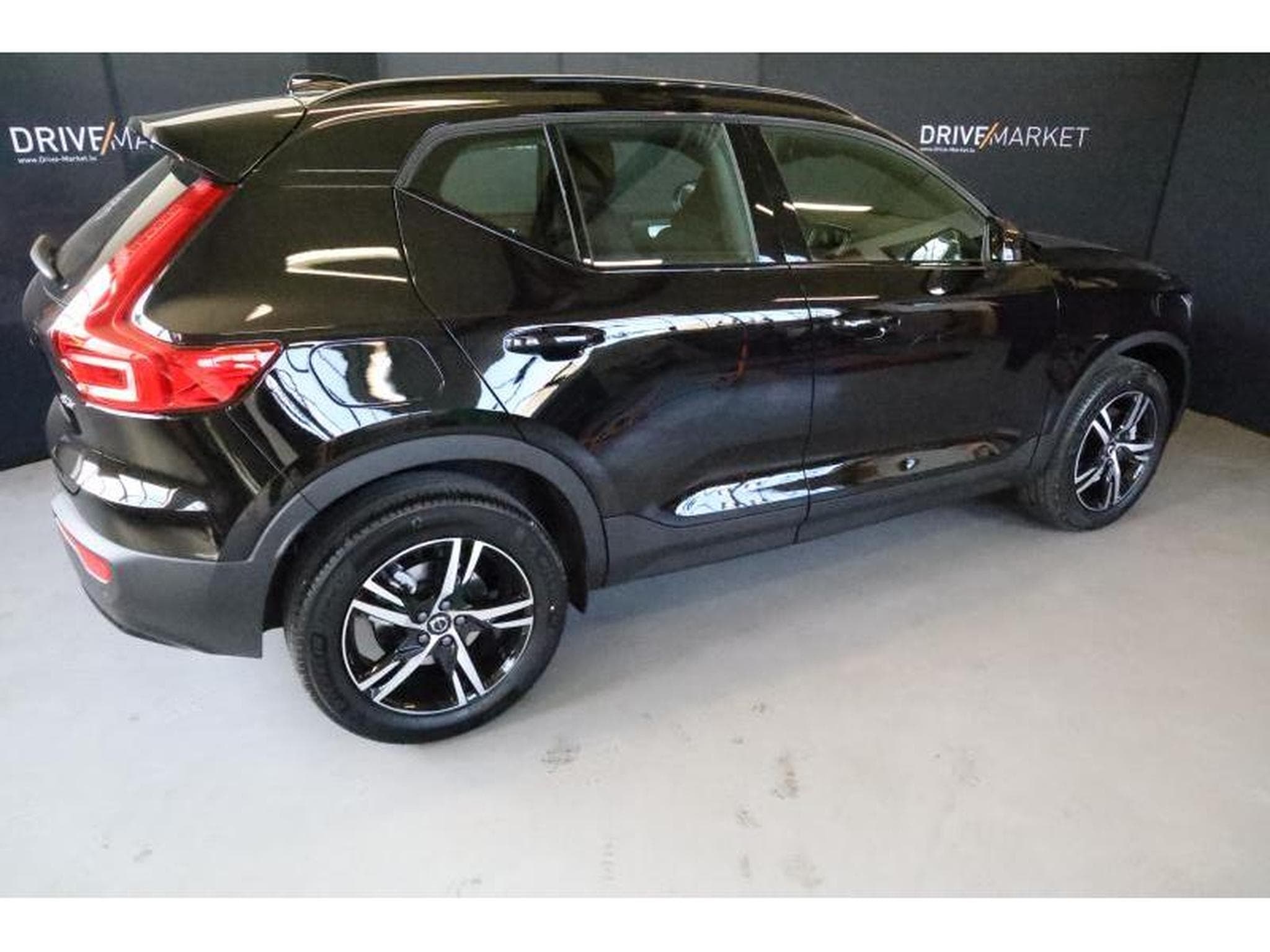 Volvo XC40 Plus (2025) - Foto 18
