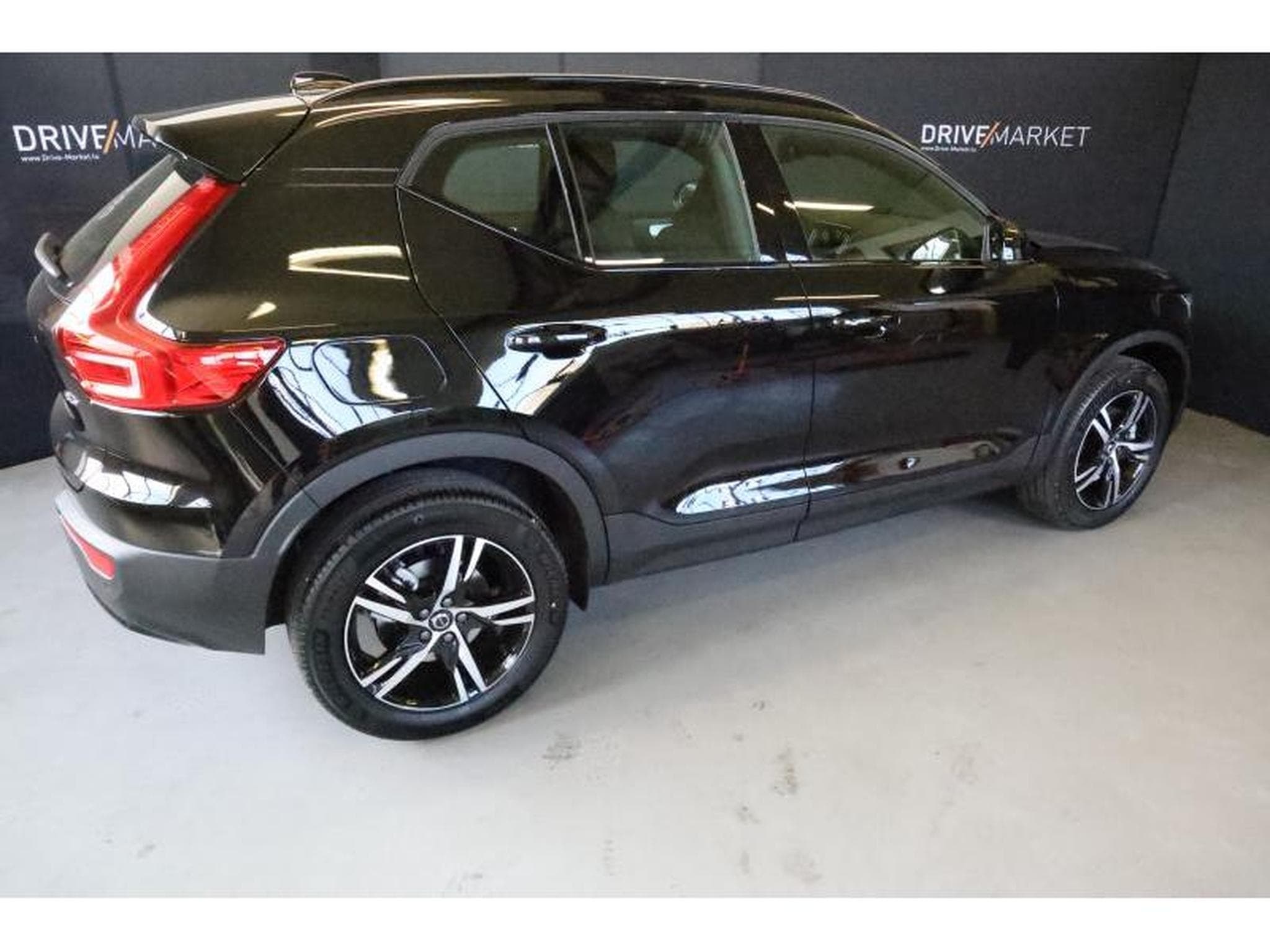 Volvo XC40 Plus (2025) - Foto 19