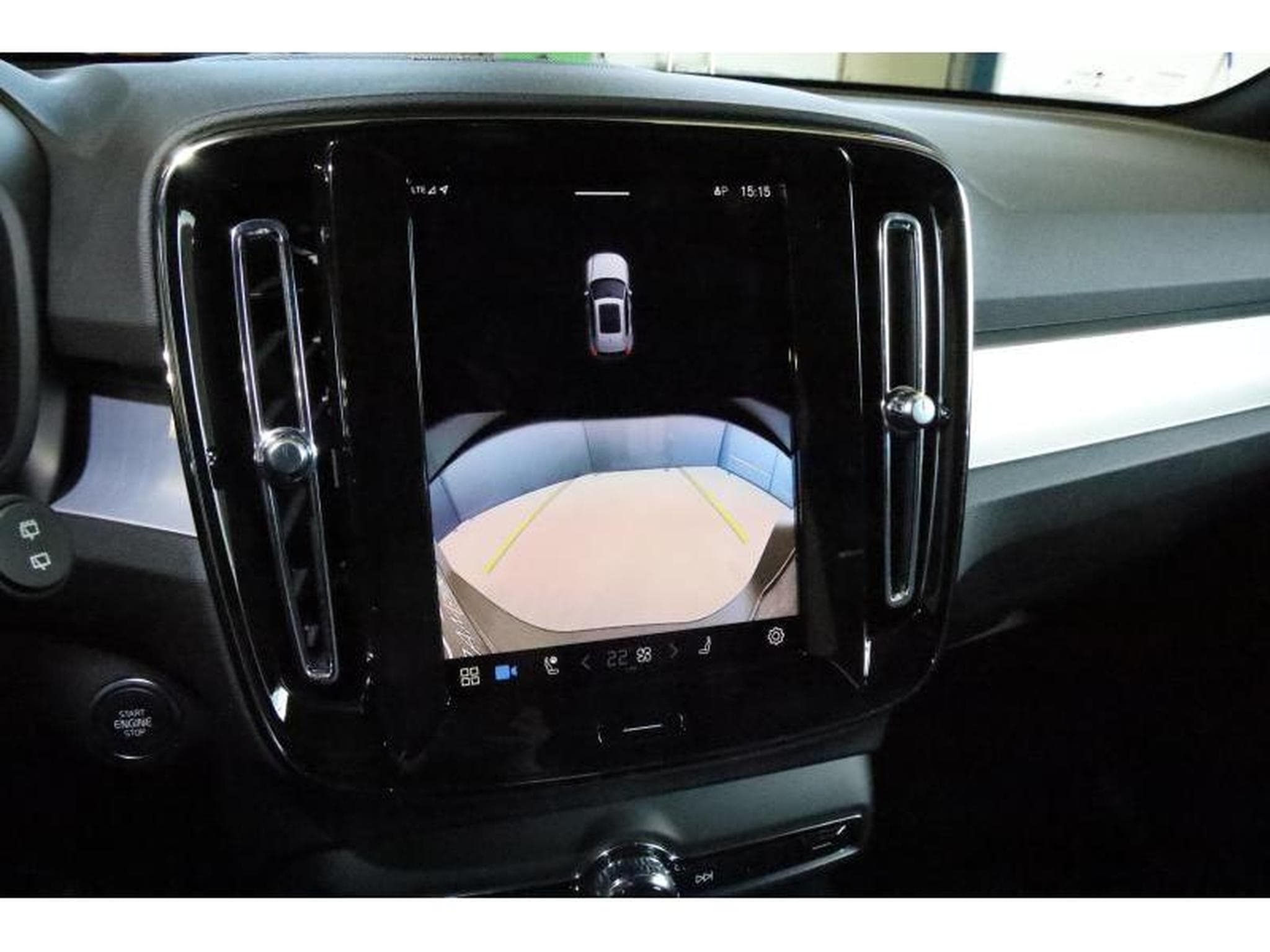 Volvo XC40 Plus (2025) - Foto 4