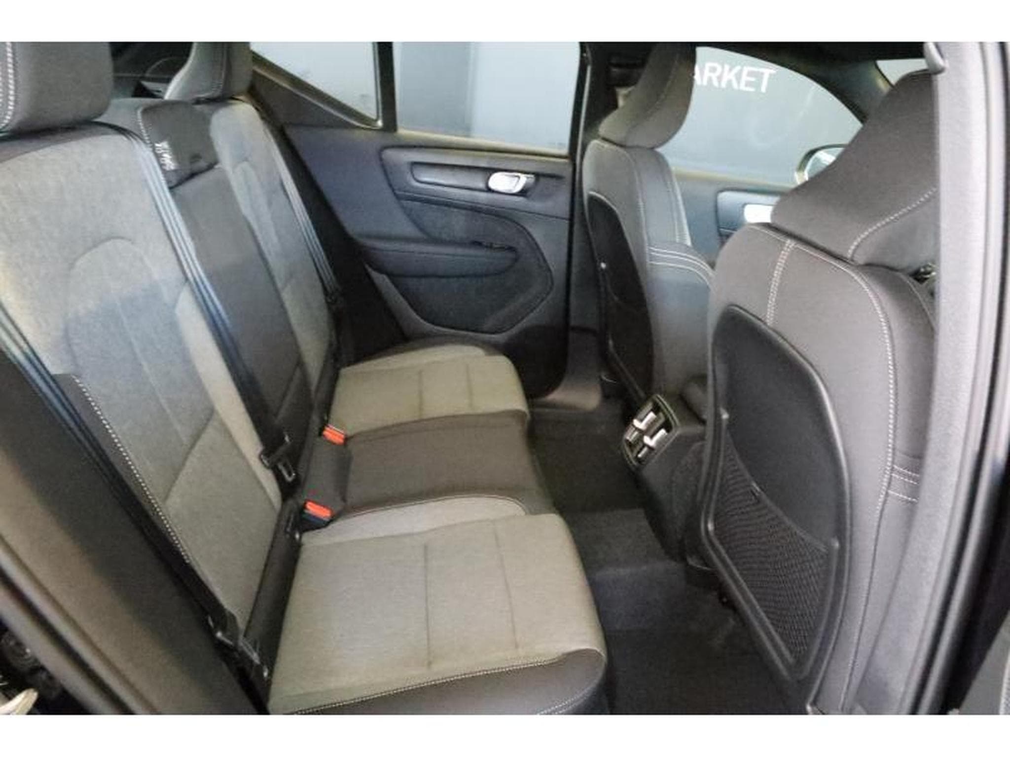 Volvo XC40 Plus (2025) - Foto 7