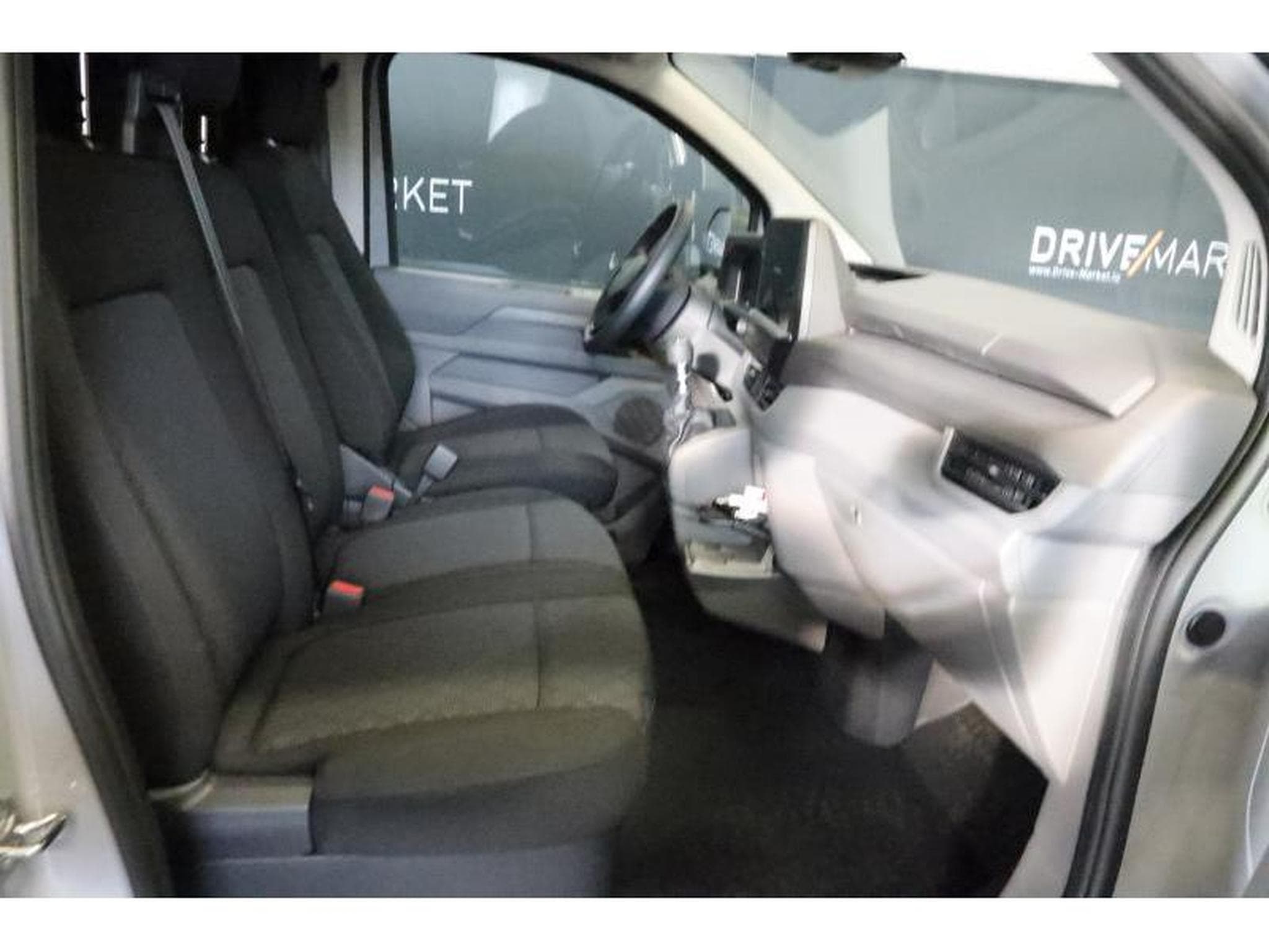 VW T7 Fourgon Court (2025) - Foto 12