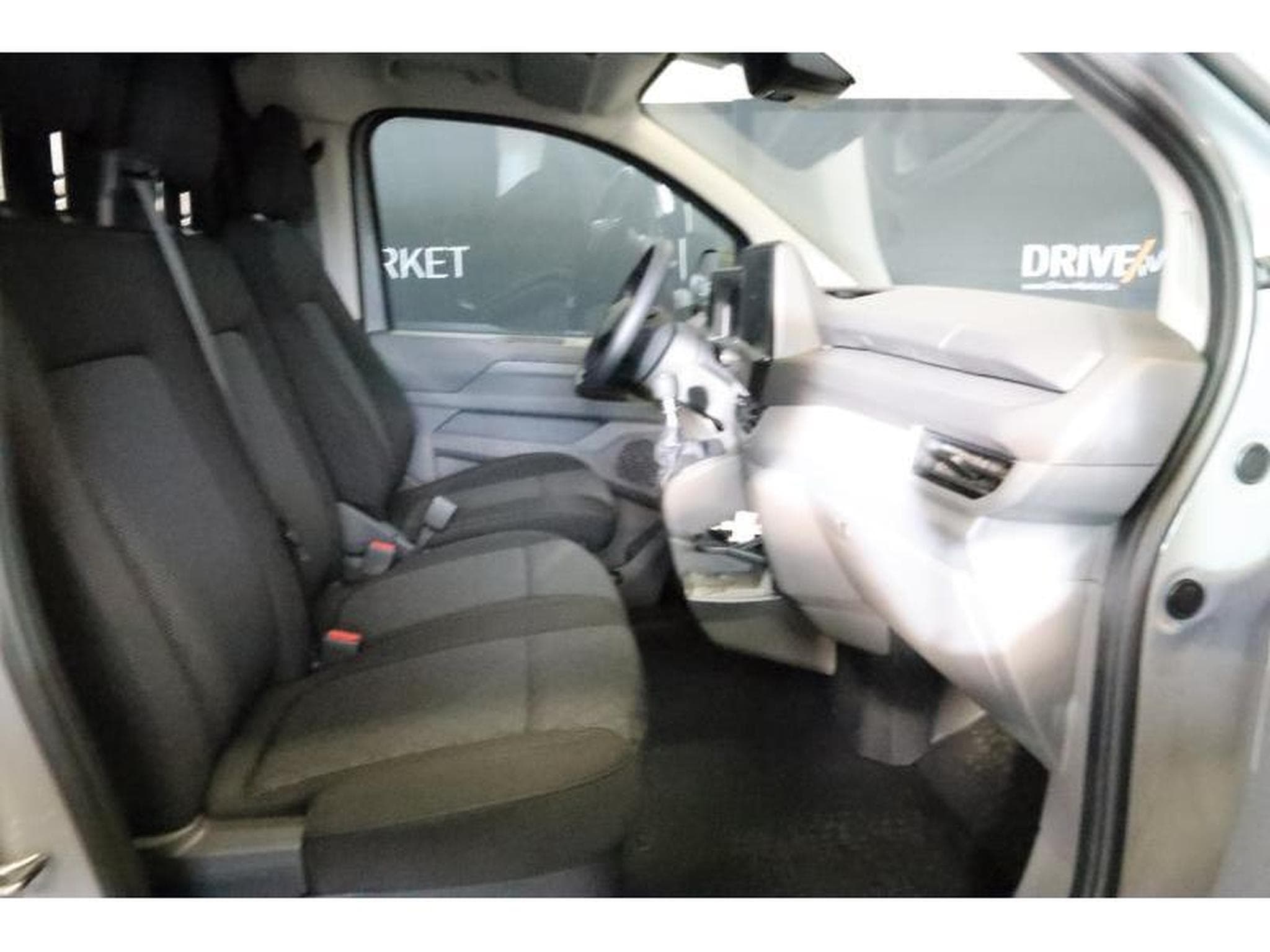 VW T7 Fourgon Court (2025) - Foto 13