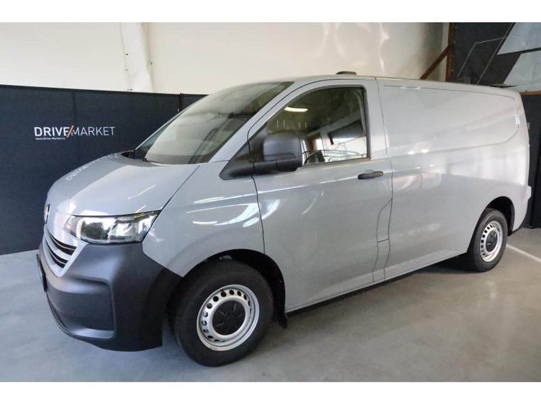 VW T7 Fourgon Court (2025) - Foto 17