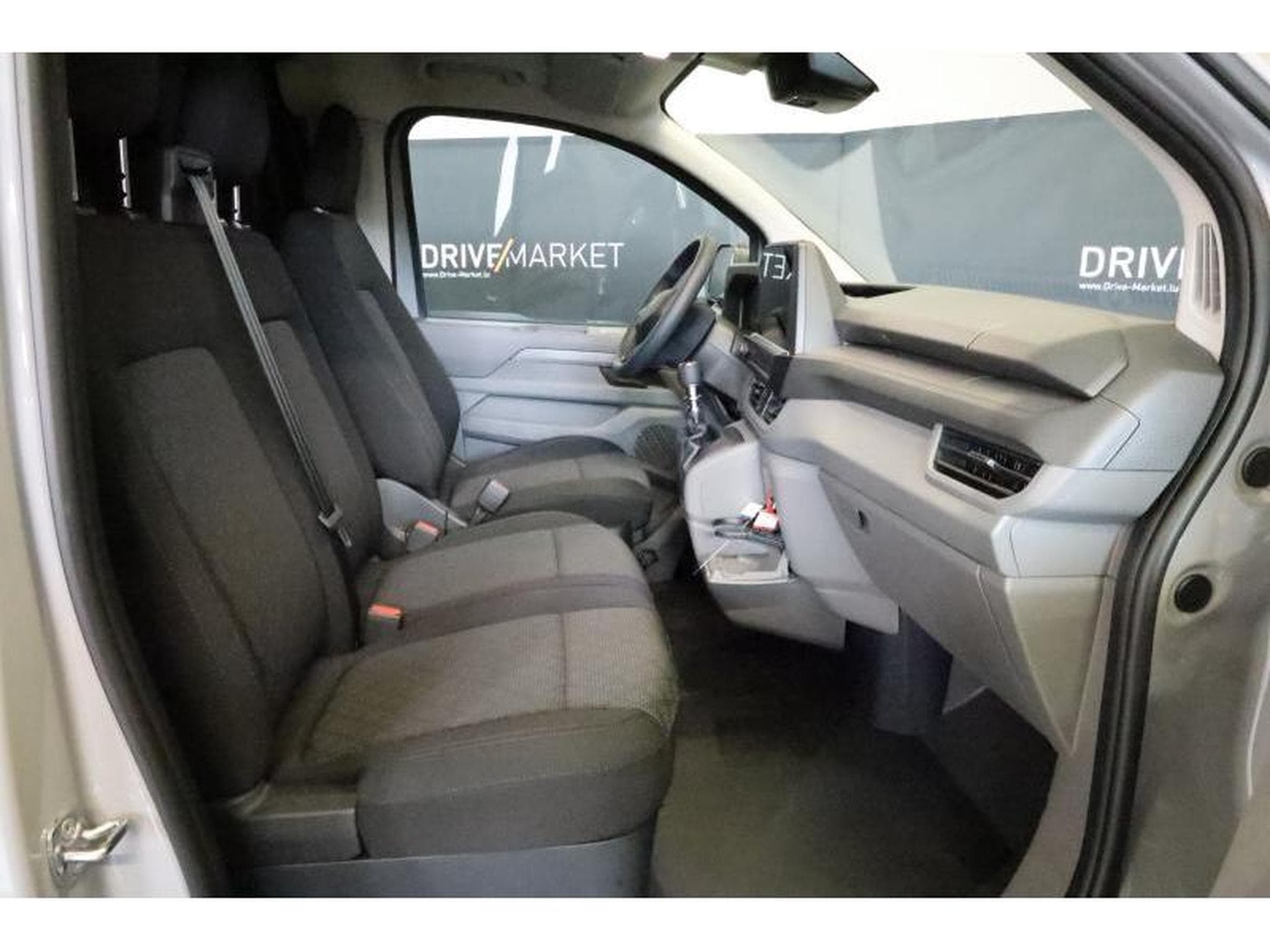 VW T7 Fourgon Court (2025) - Foto 27