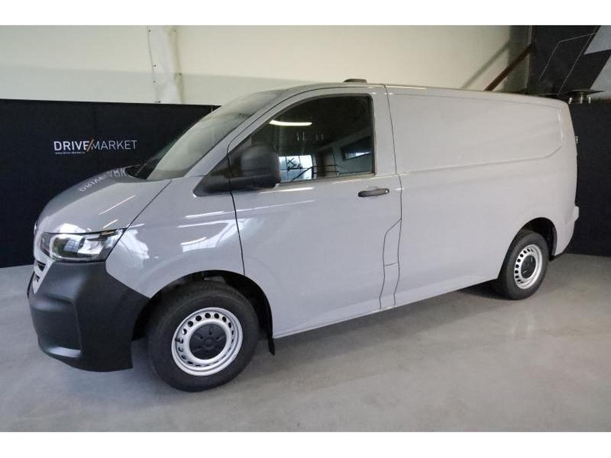VW T7 Fourgon Court (2025) - Foto 35