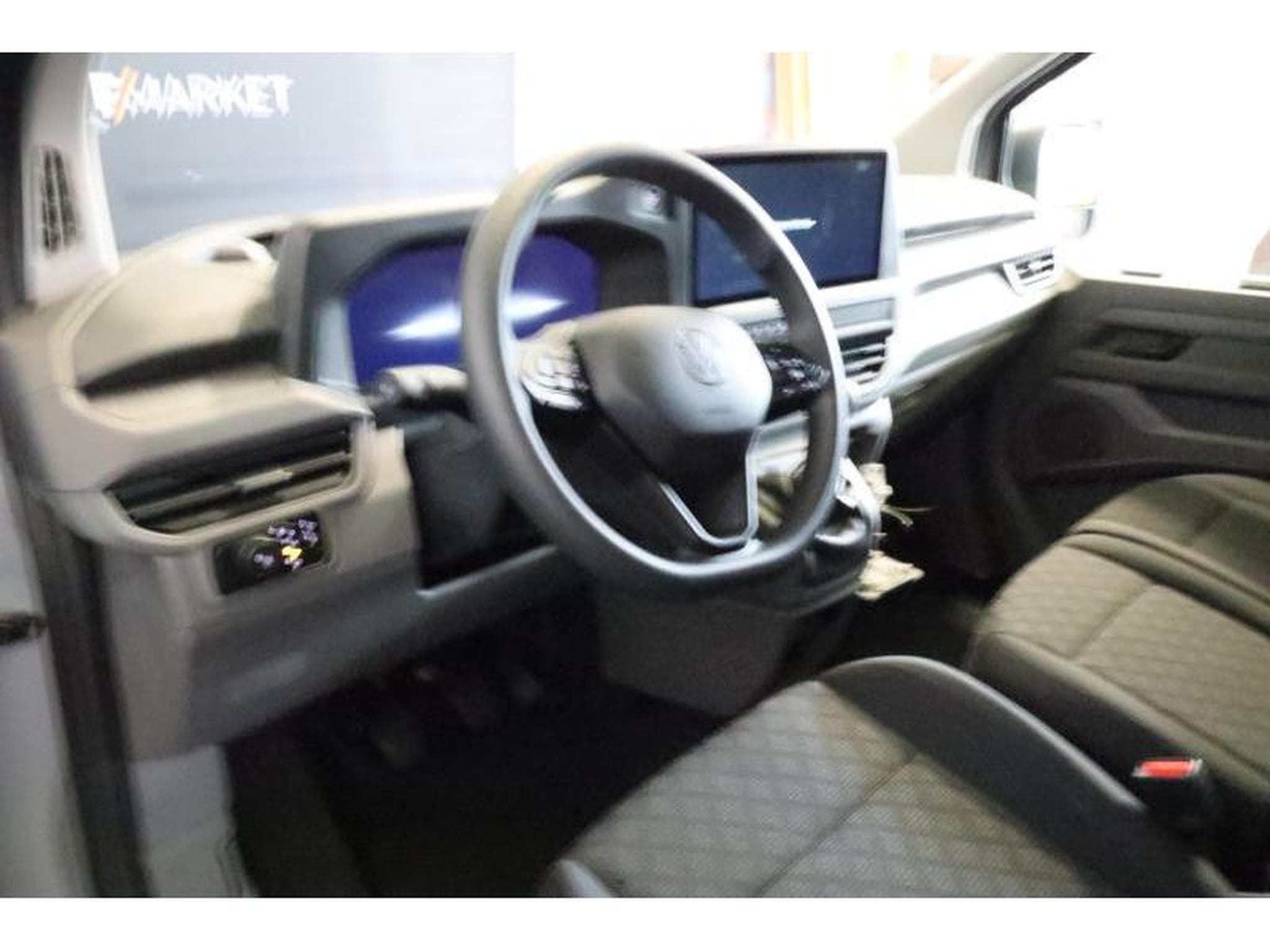 VW T7 Fourgon Court (2025) - Foto 9