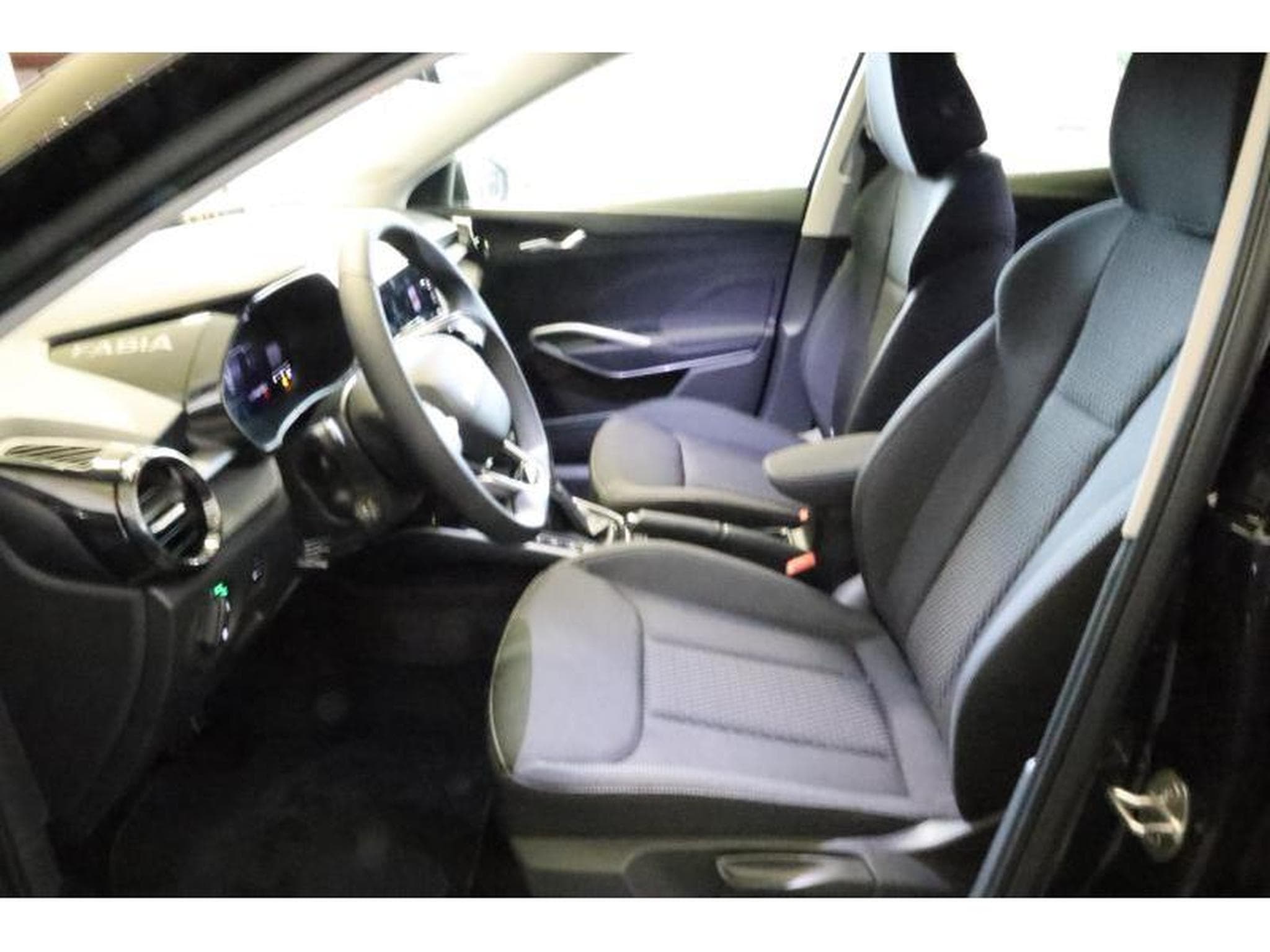 Skoda Fabia Selection (2025) - Foto 4