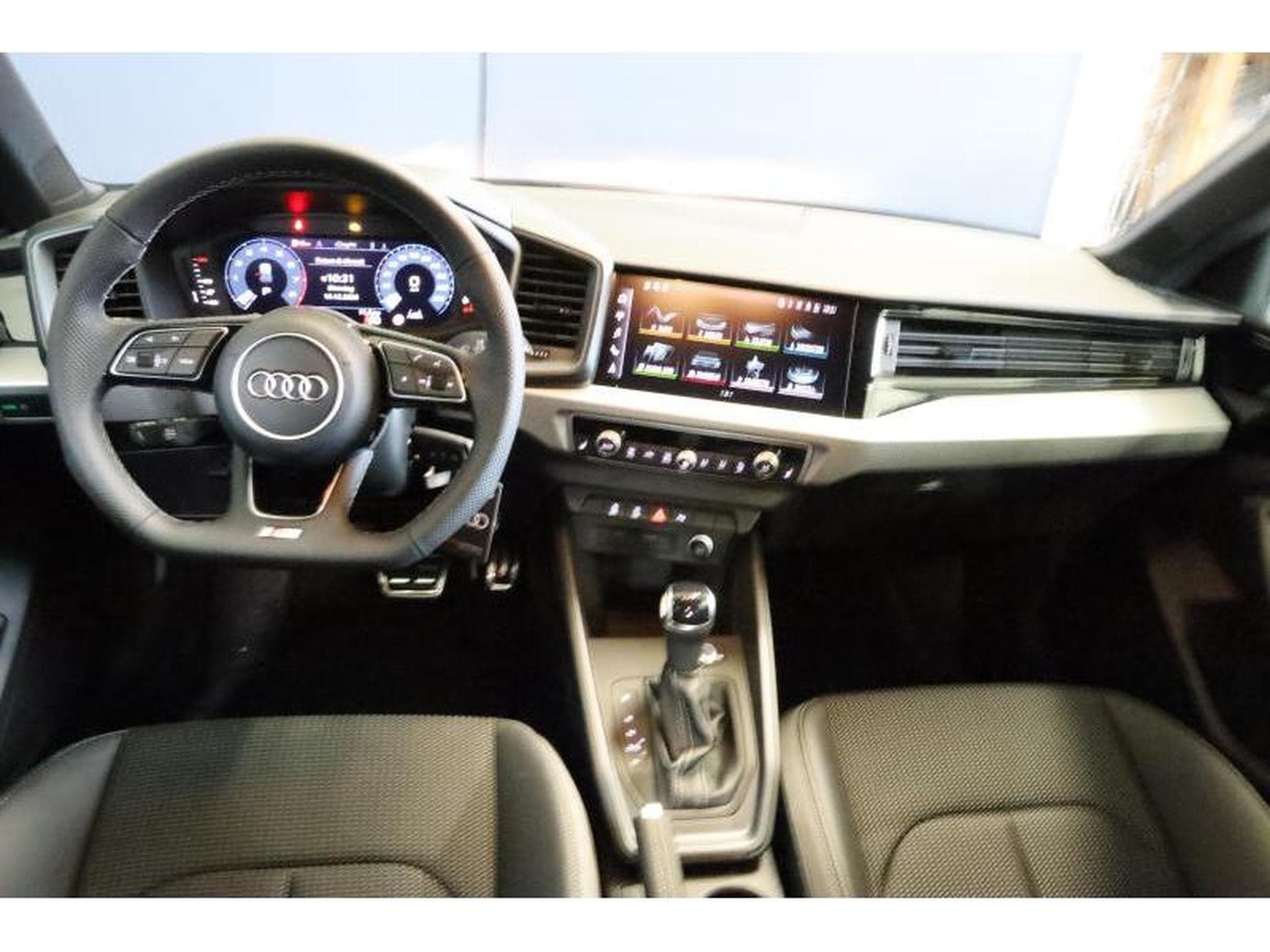 Audi A1 Advanced (2025) - Foto 2