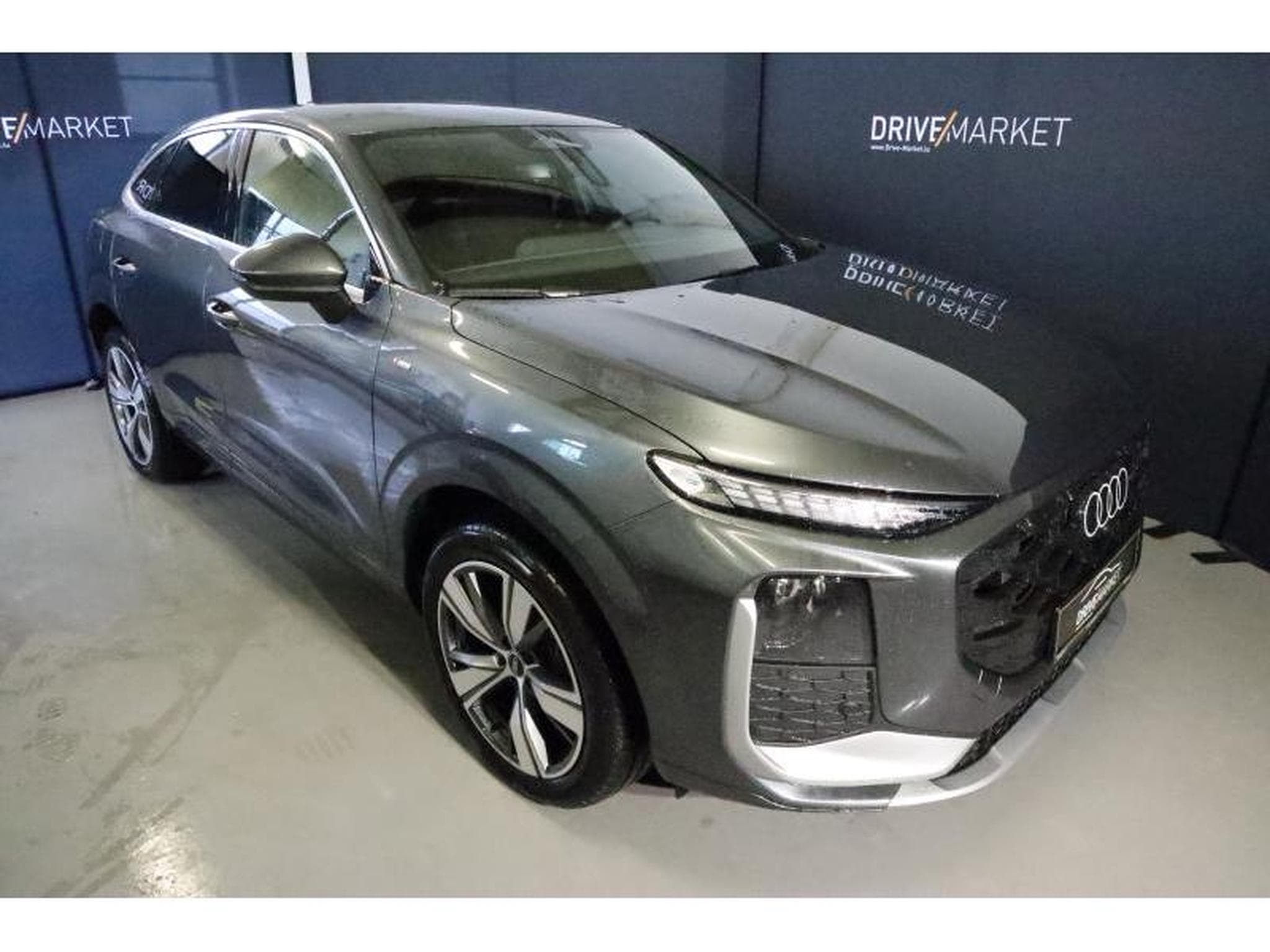 Audi Q3 Sportback (2025) - Photo 1