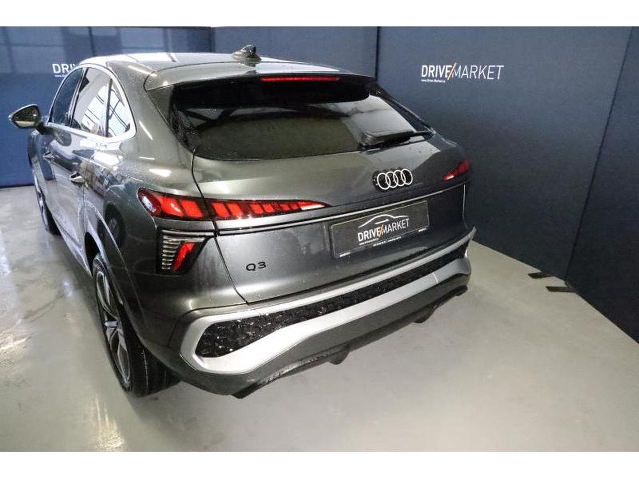 Audi Q3 Sportback (2025) - Photo 14