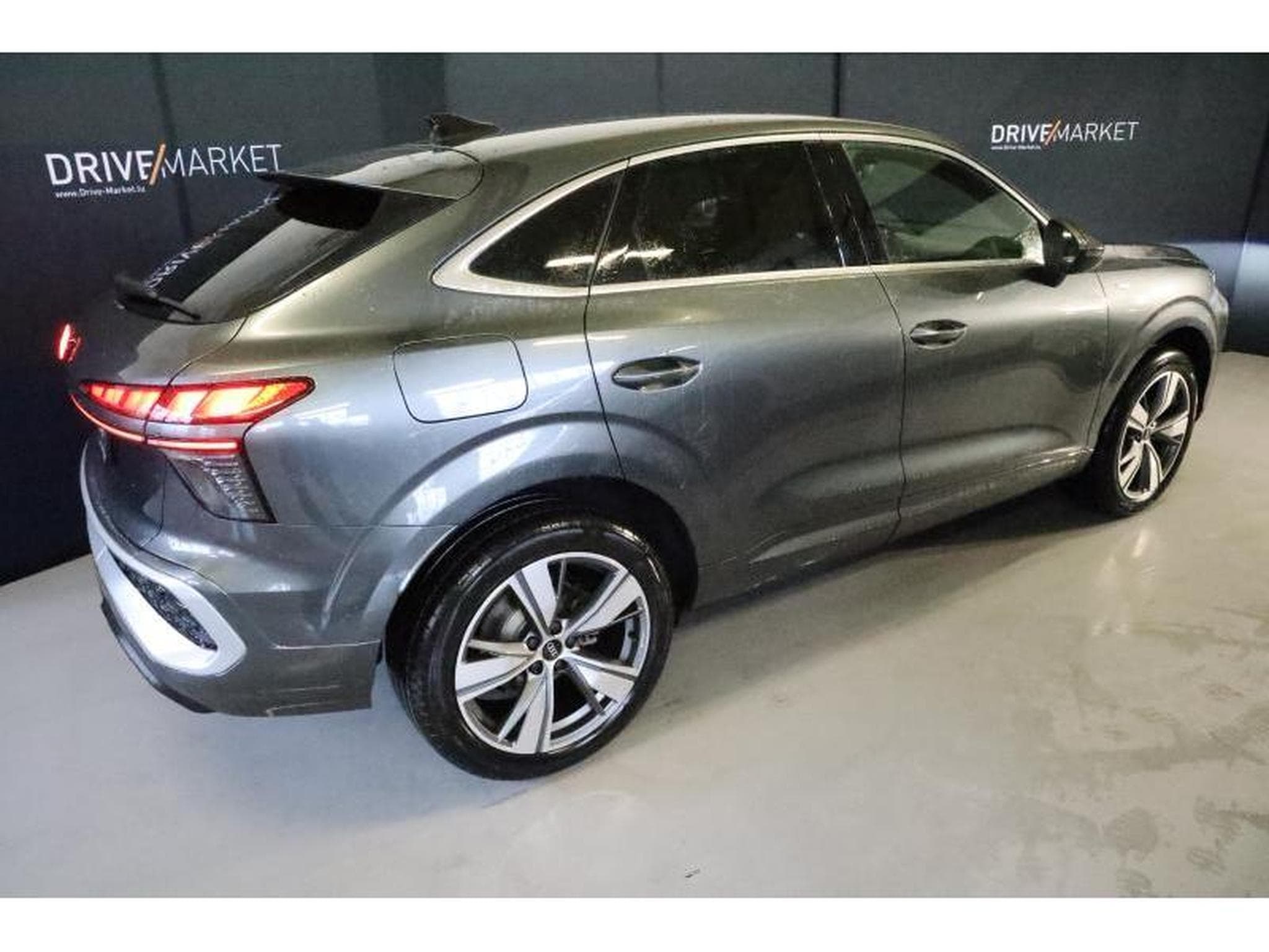 Audi Q3 Sportback (2025) - Photo 15