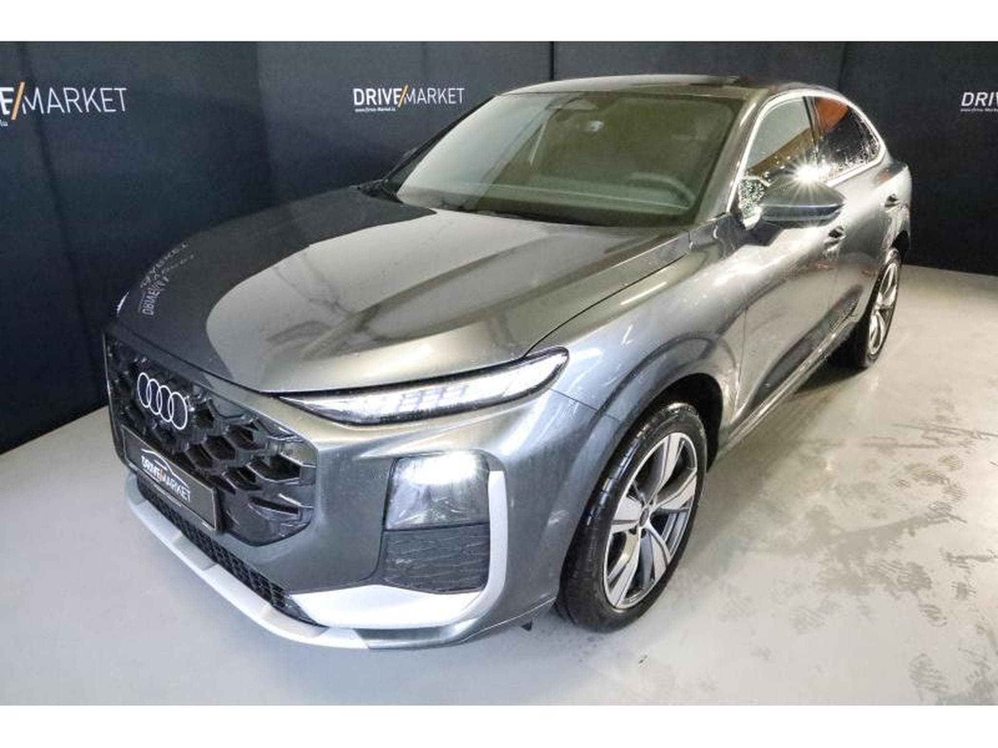 Audi Q3 Sportback (2025) - Photo 16