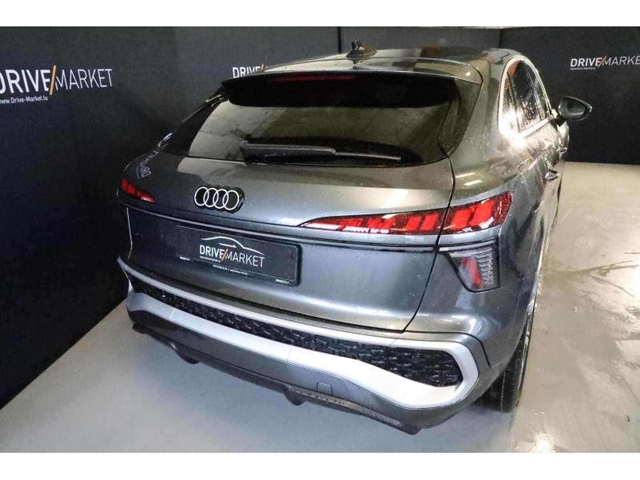 Audi Q3 Sportback (2025) - Photo 17