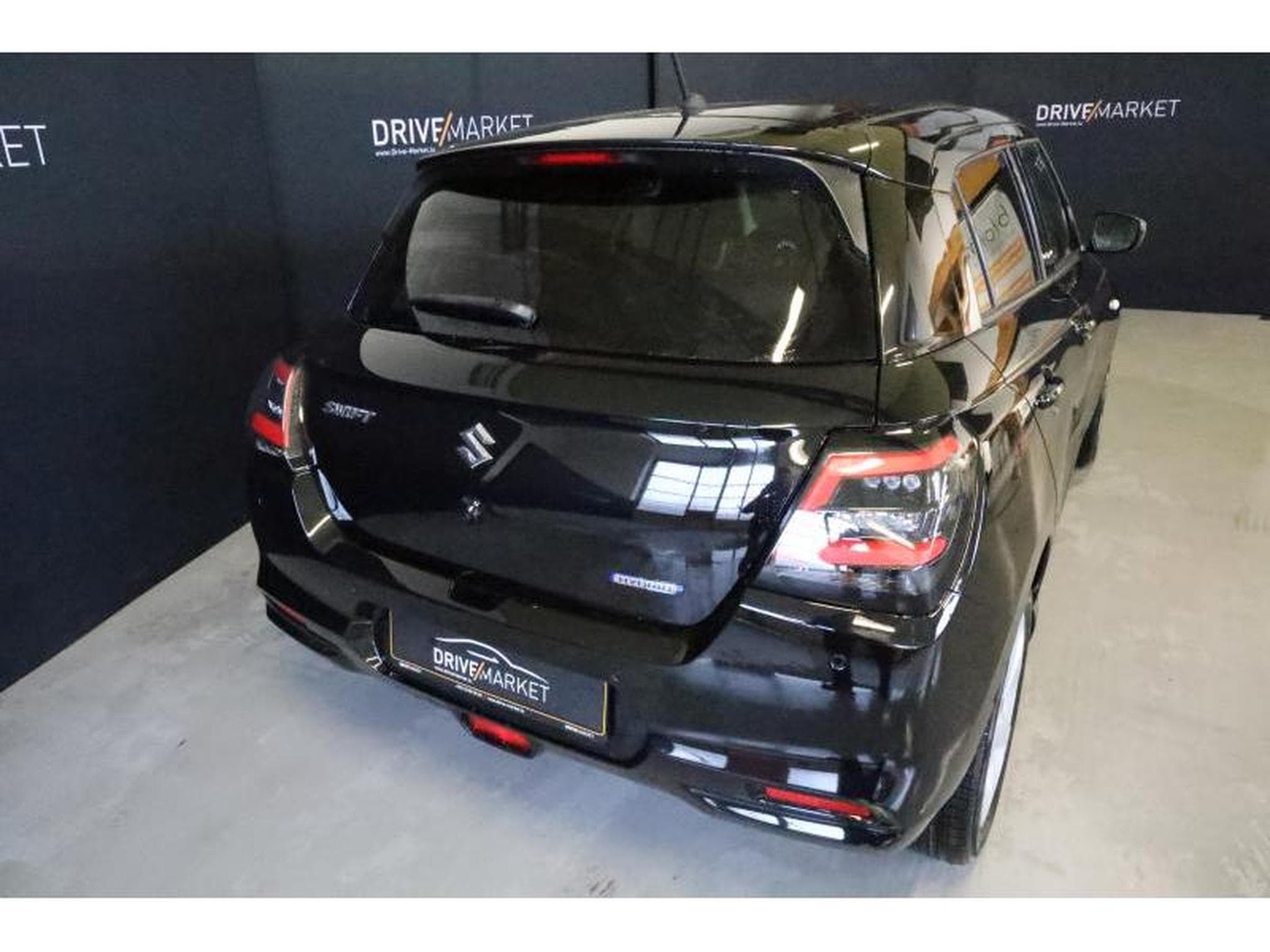 Suzuki Swift GL+ (2026) - Photo 17