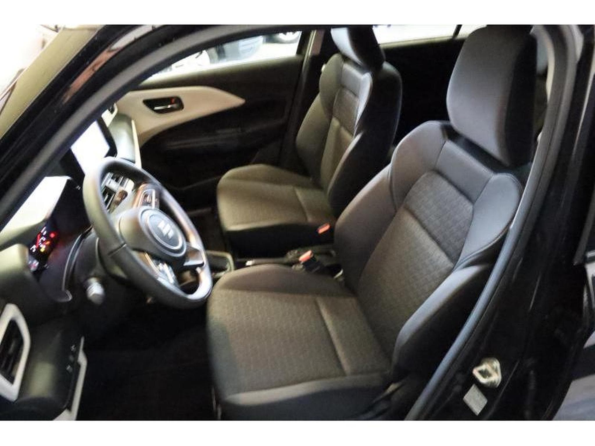 Suzuki Swift GL+ (2026) - Photo 4