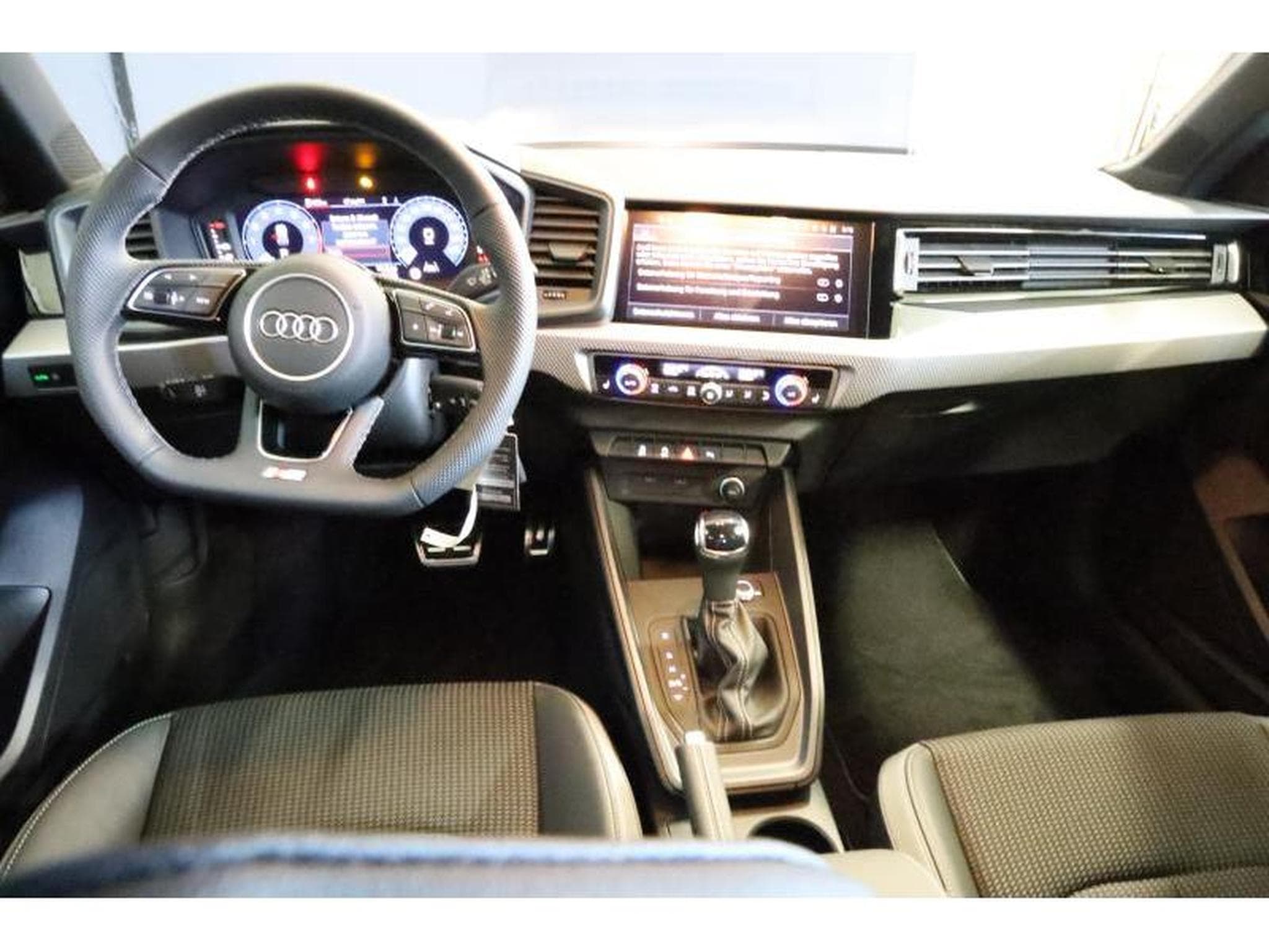 Audi A1 Advanced (2026) - Photo 2