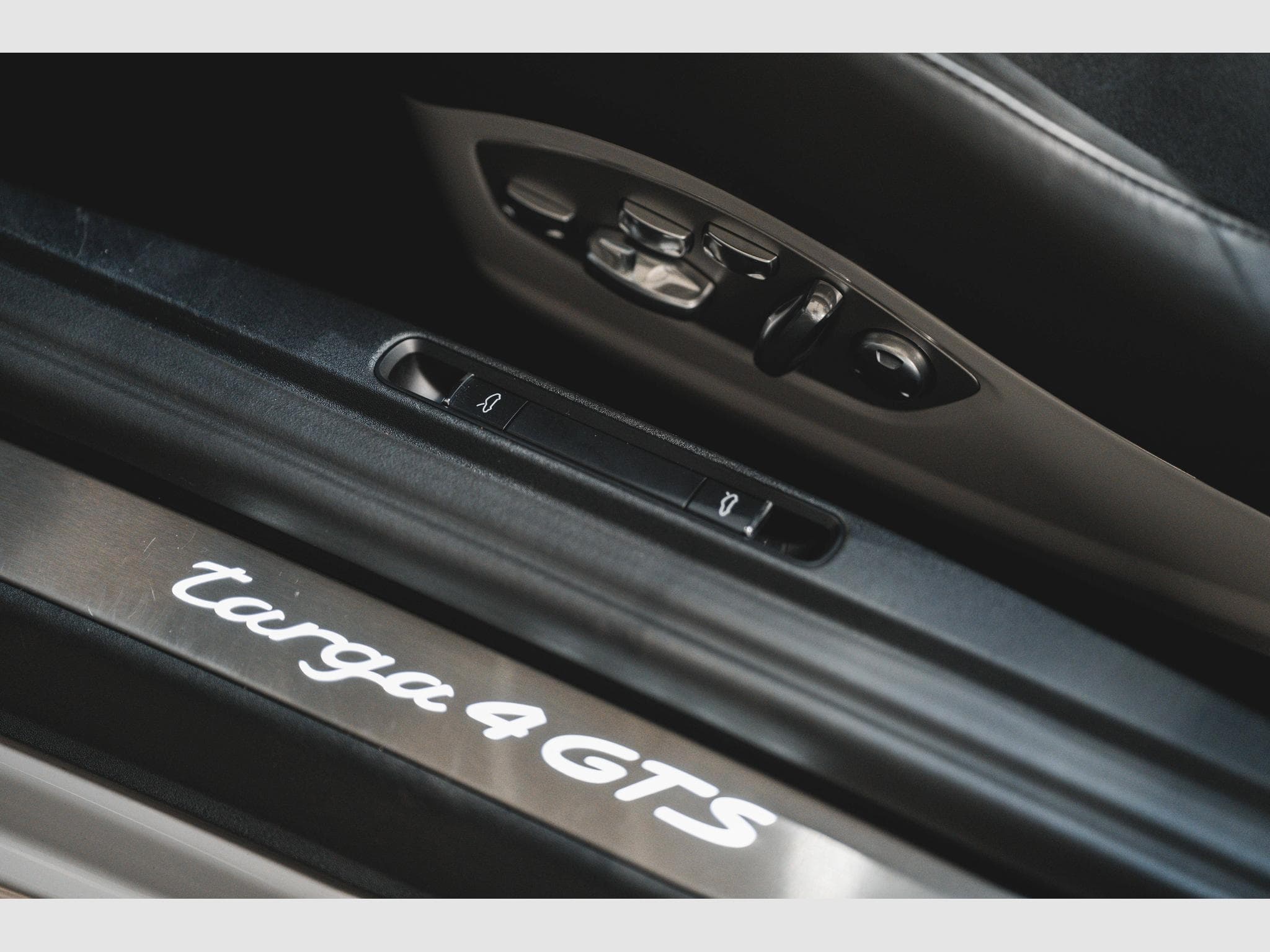Porsche 911 Targa 4 GTS Gris Craie Rare – 1ère Main – Porsche Approved (2018) - Foto 17